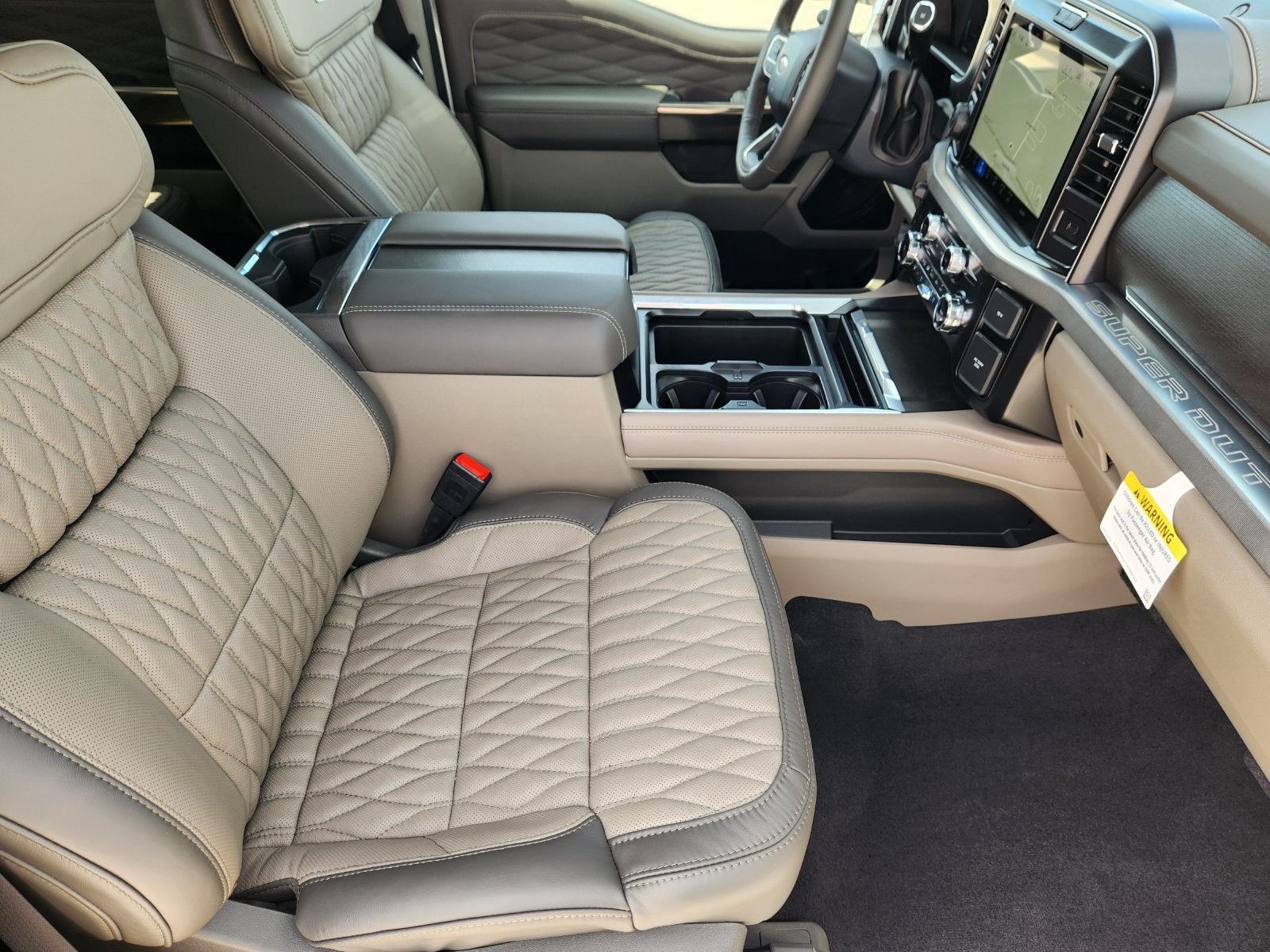2027 Ford F-350SD Platinum