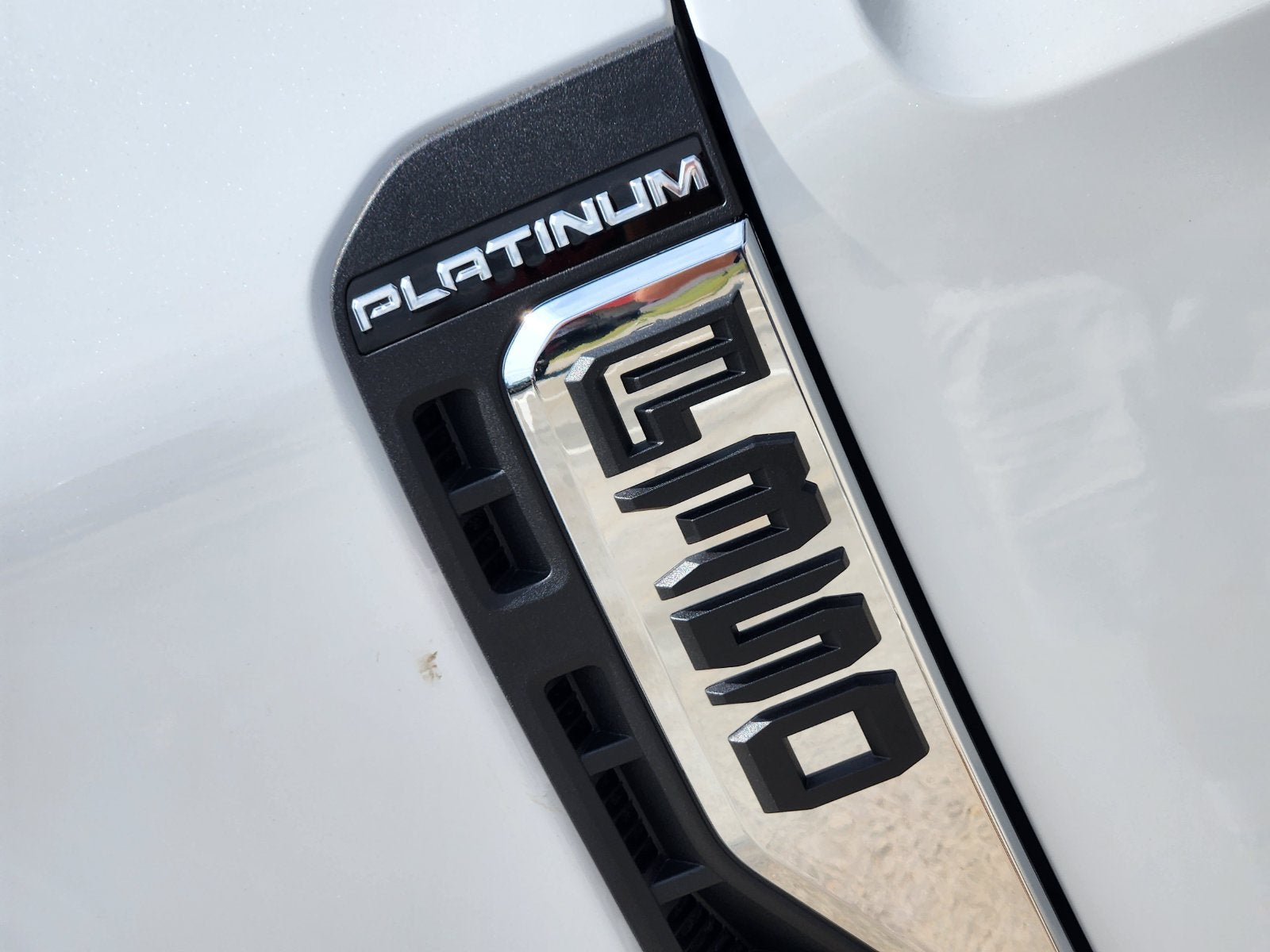 2027 Ford F-350SD Platinum