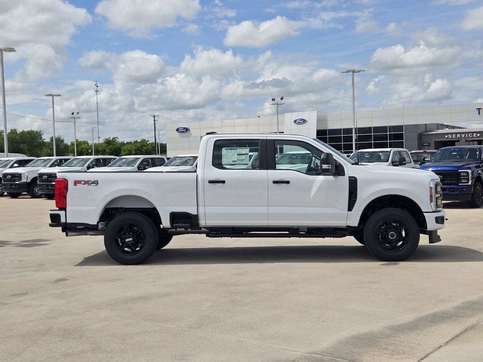 2026 Ford F-350SD Lariat