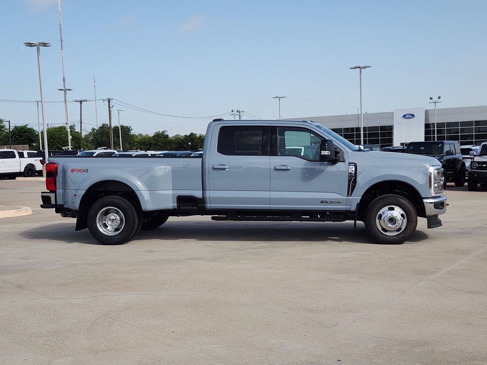 2026 Ford F-350SD Lariat DRW