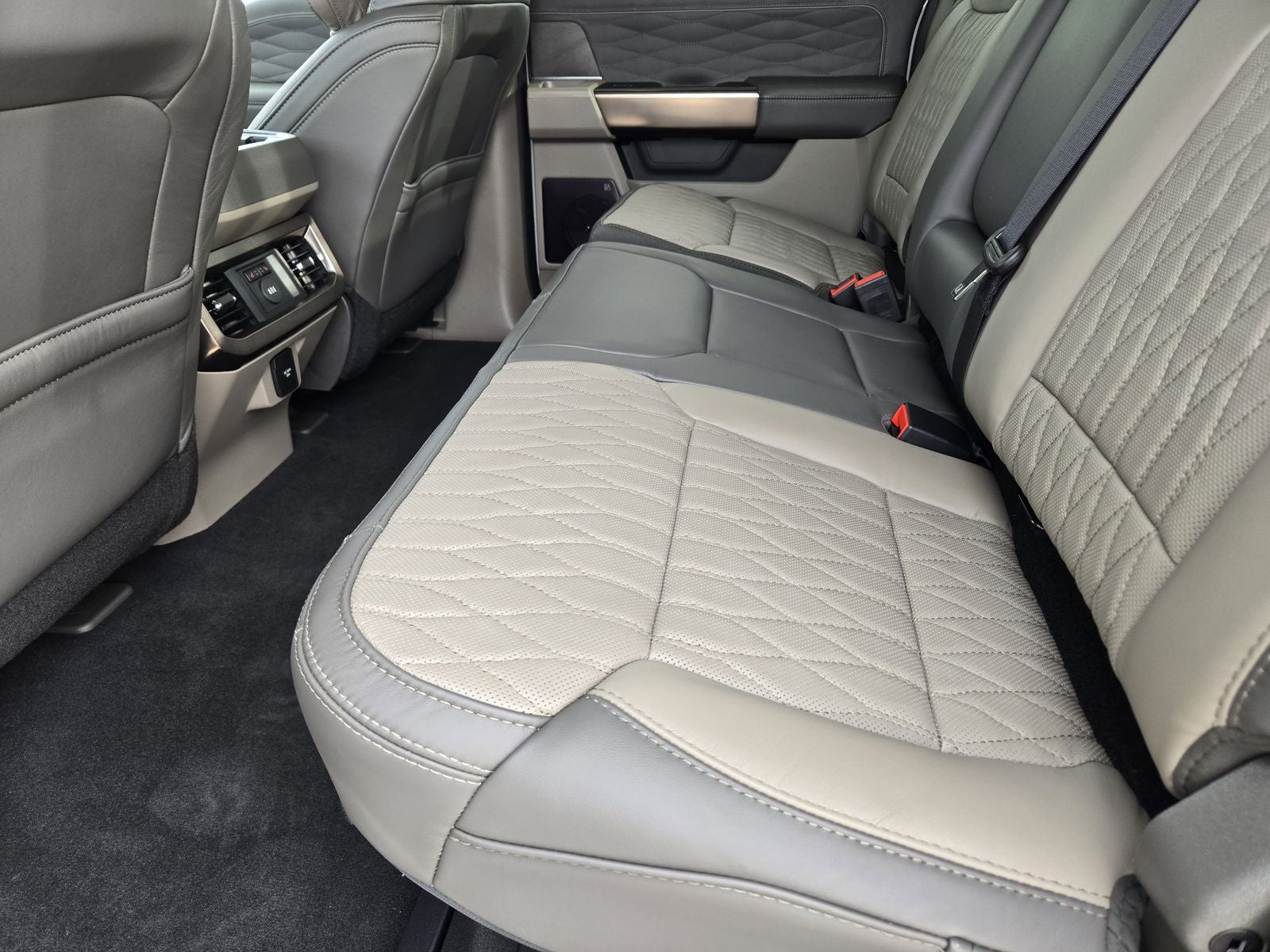 2026 Ford F-450SD Platinum DRW