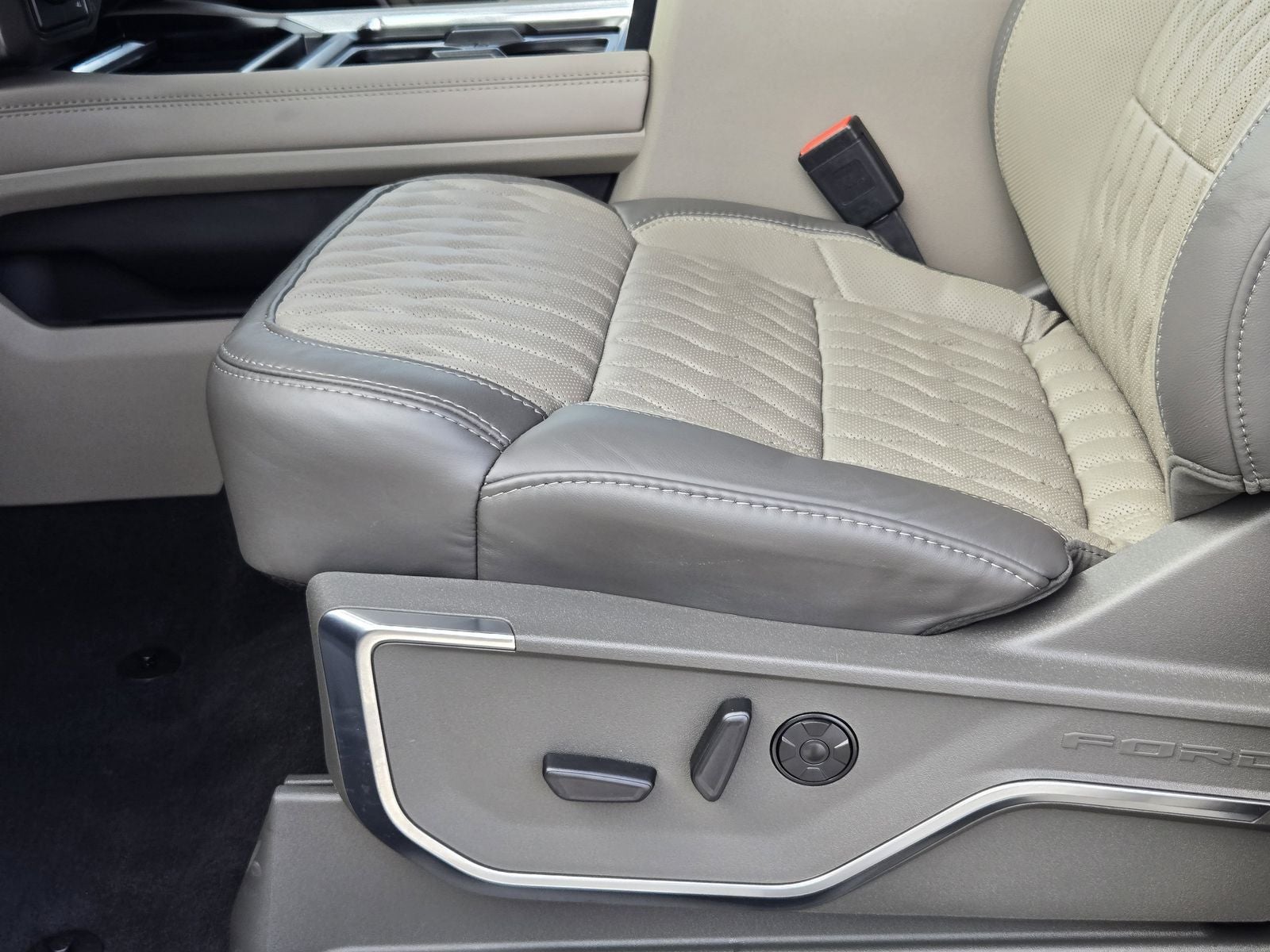 2026 Ford F-450SD Platinum DRW