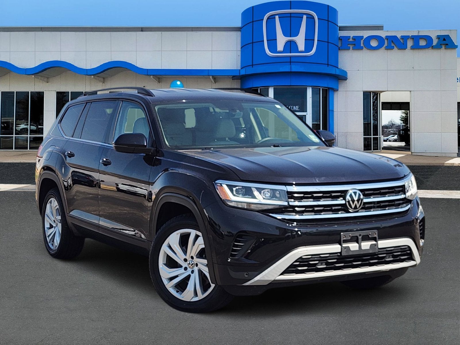 2023 Volkswagen Atlas 3.6L V6 SE w/Technology