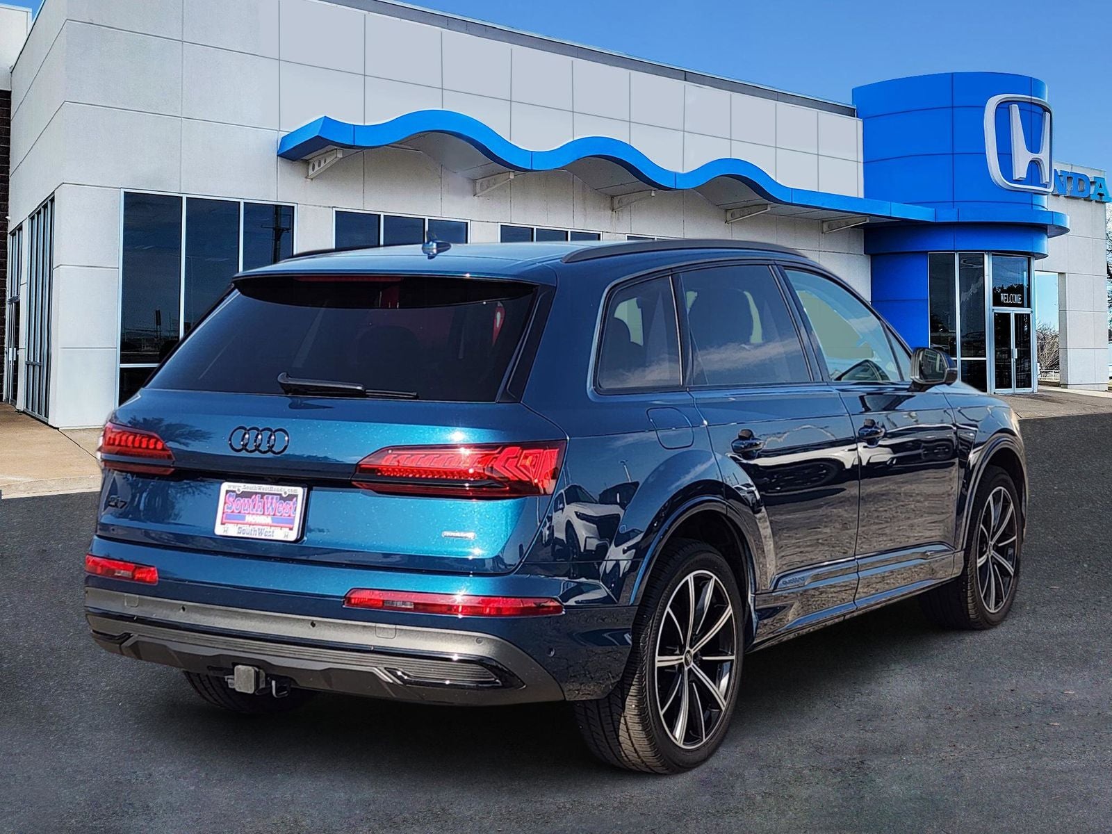 2022 Audi Q7 55 Prestige quattro