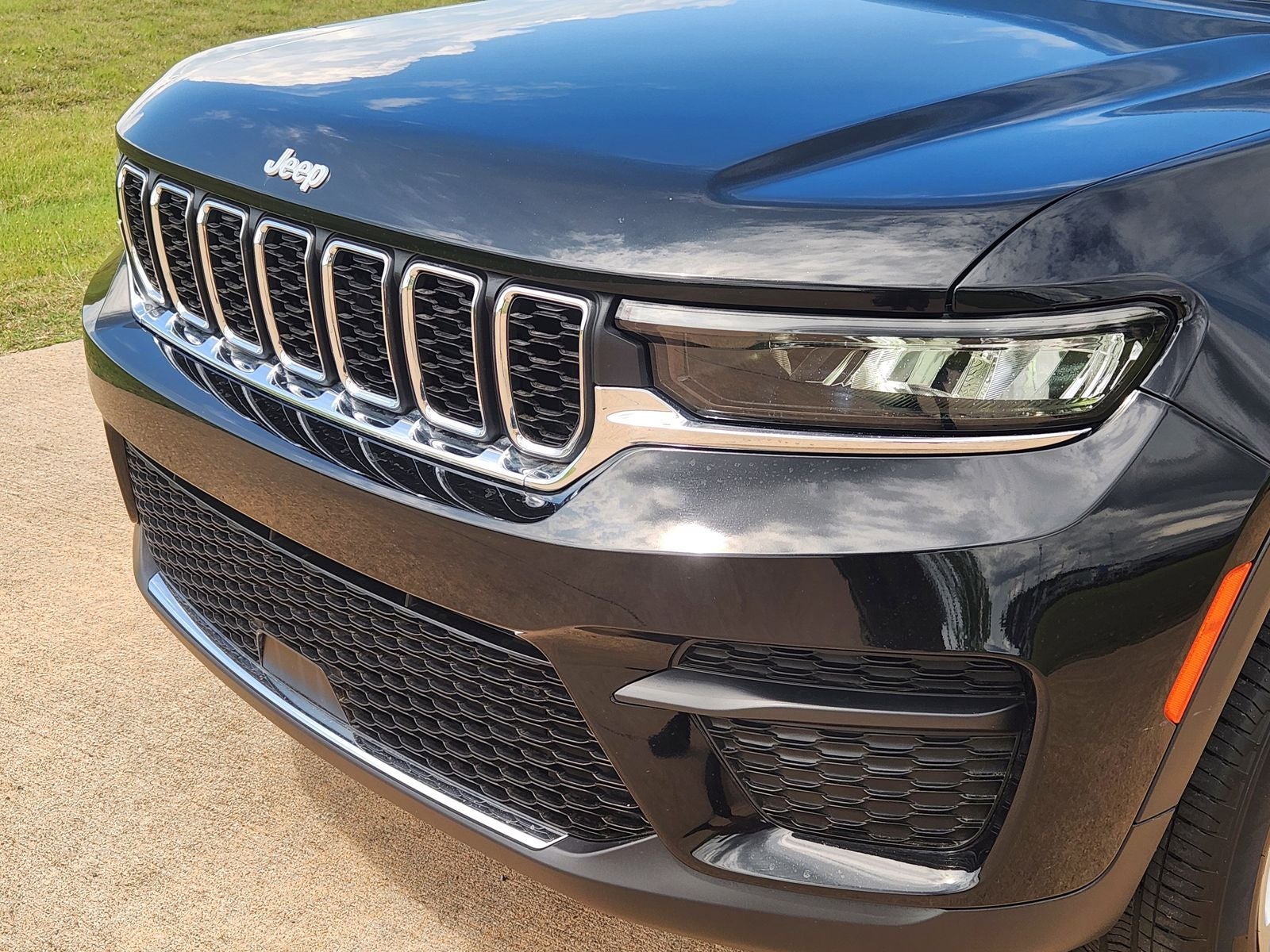 2025 Jeep Grand Cherokee Laredo X