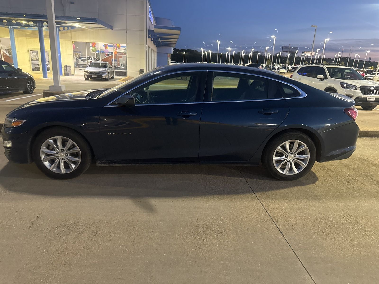 Used 2020 Chevrolet Malibu 1LT with VIN 1G1ZD5ST2LF033043 for sale in Weatherford, TX