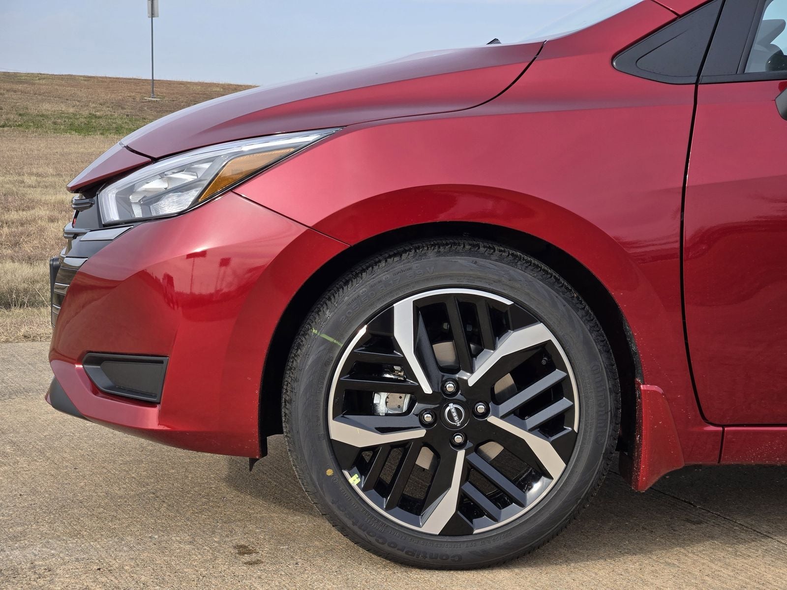 2025 Nissan Versa 1.6 SR