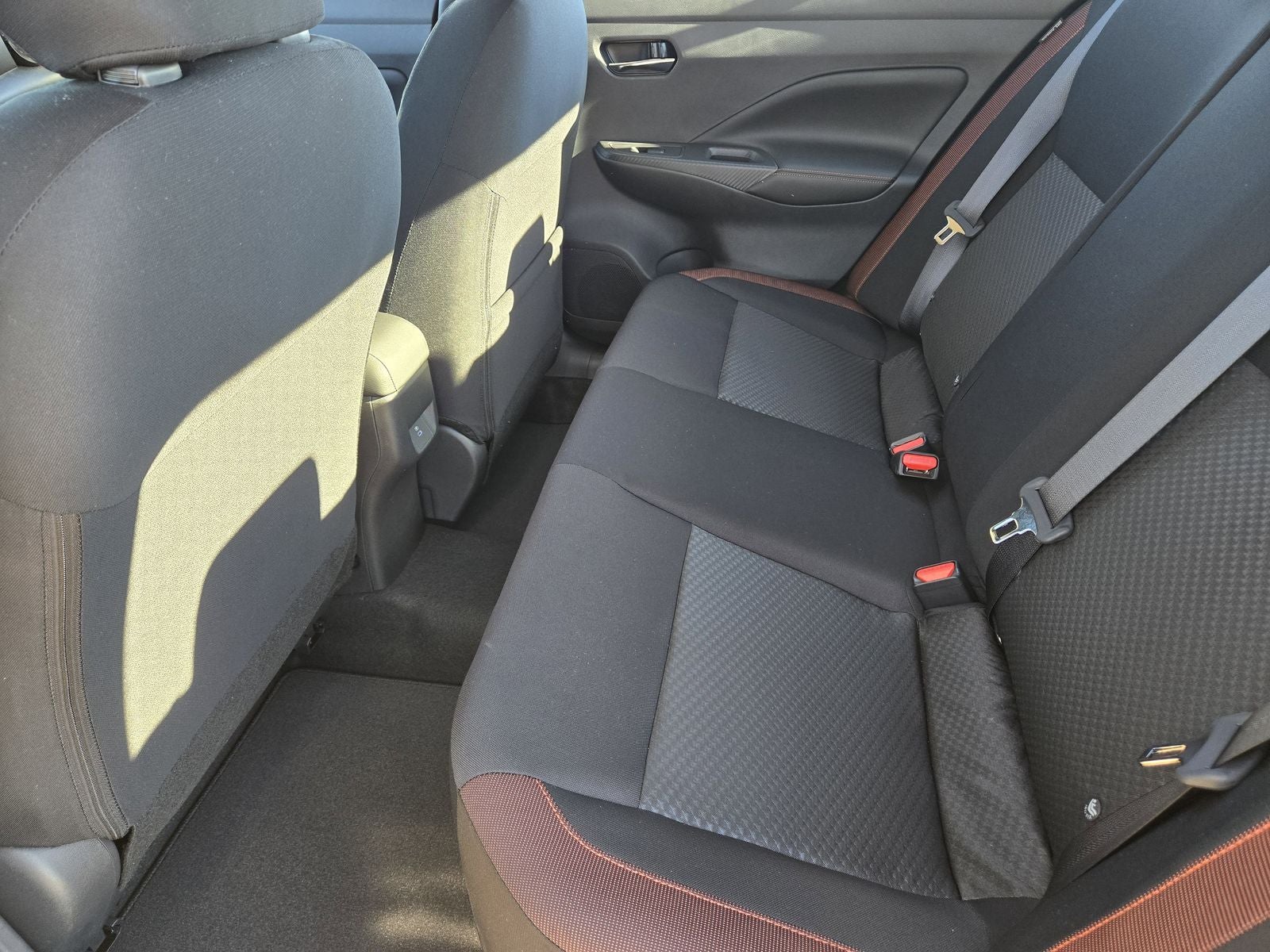 2025 Nissan Versa 1.6 SR