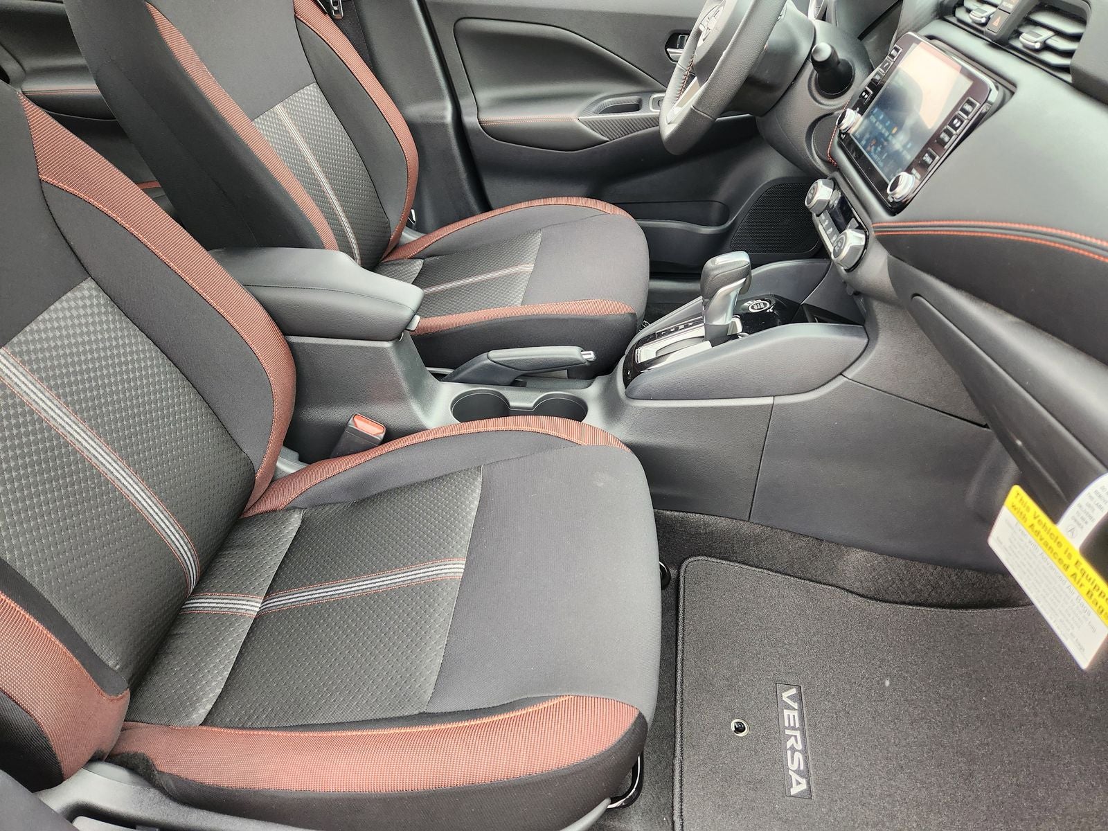 2025 Nissan Versa 1.6 SR