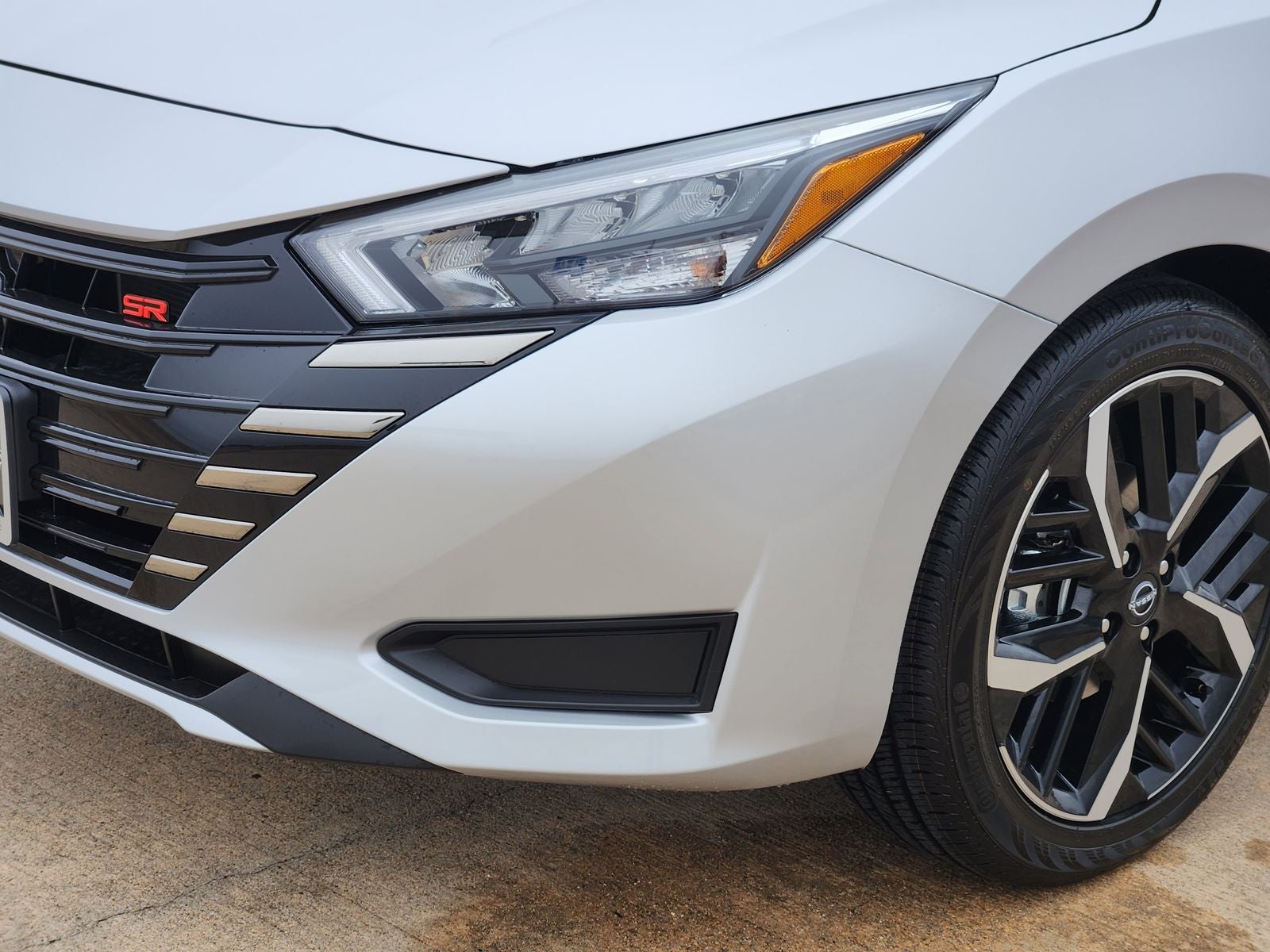 2025 Nissan Versa 1.6 SR