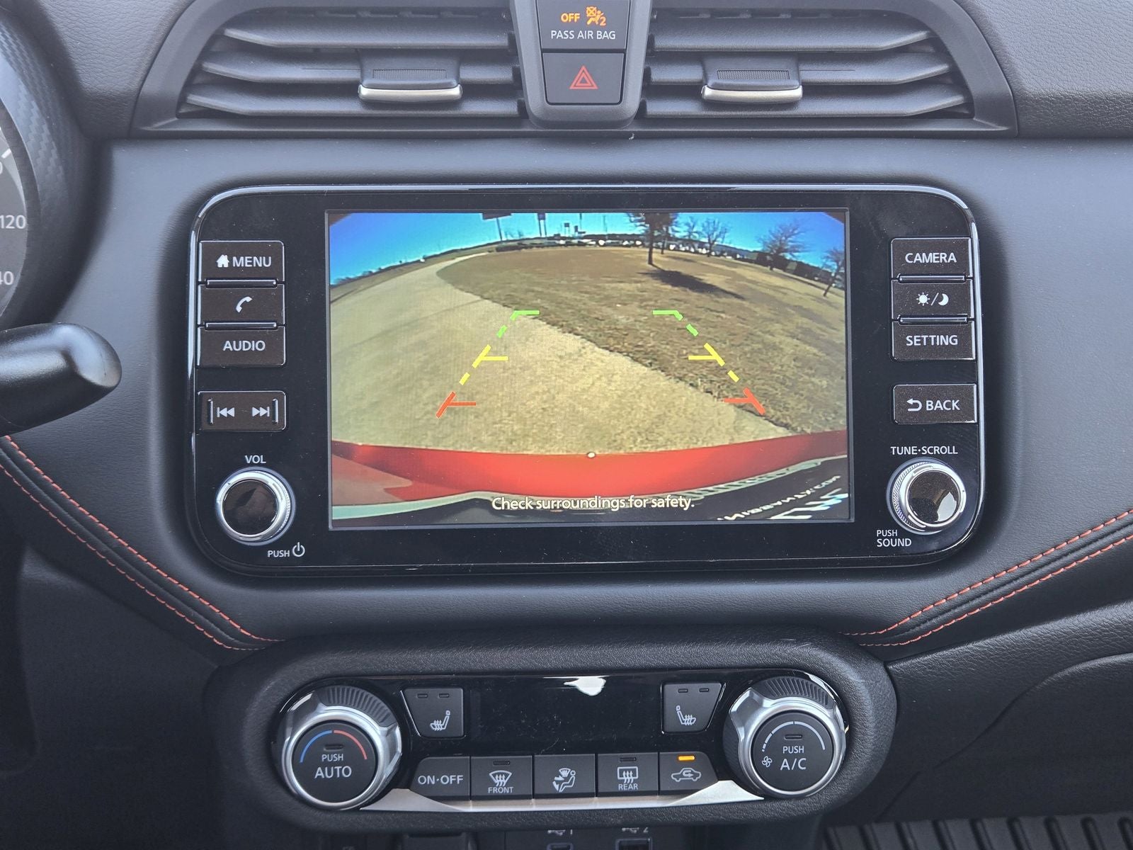 2025 Nissan Versa 1.6 SR