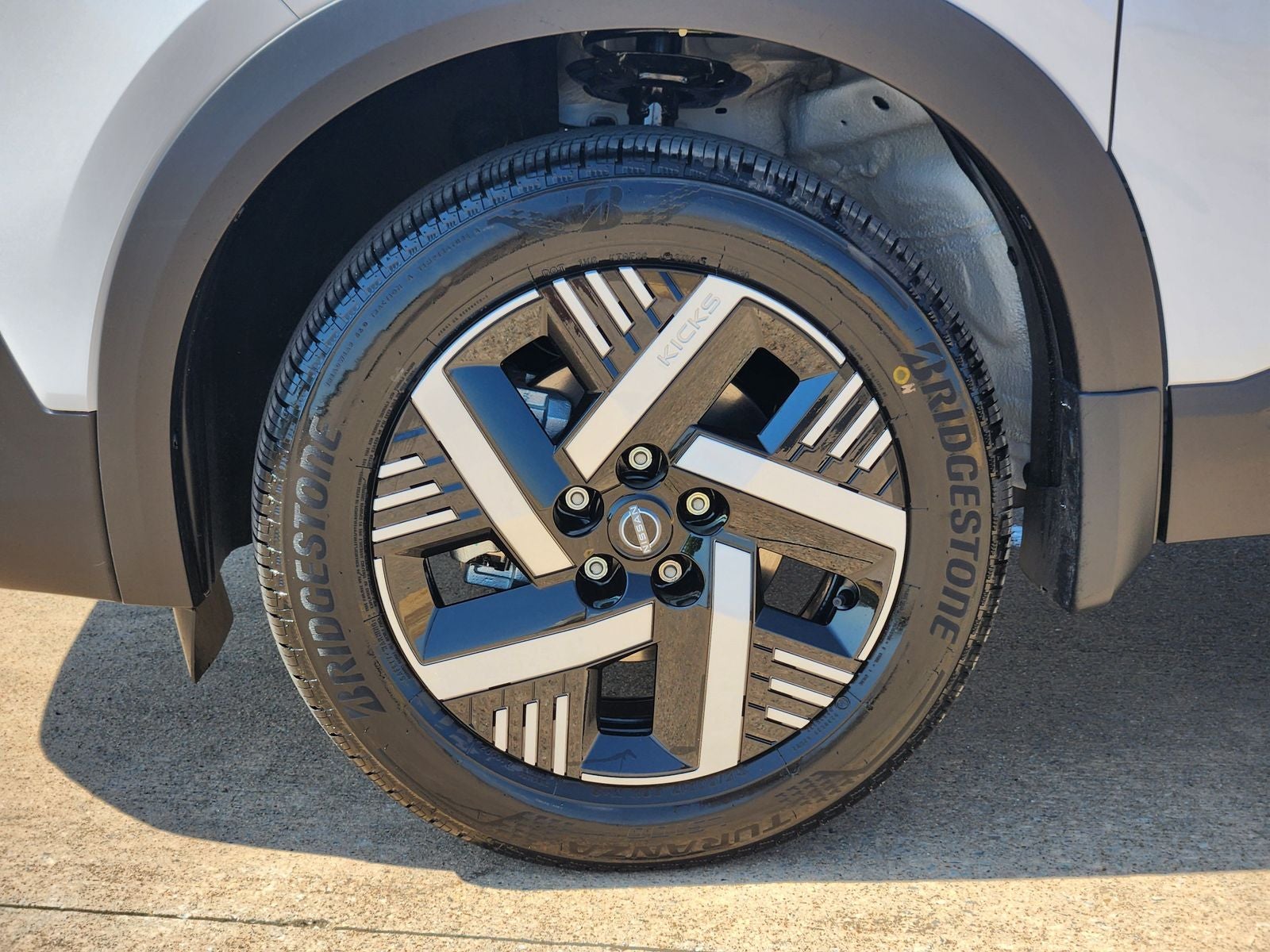 2027 Nissan Kicks SV