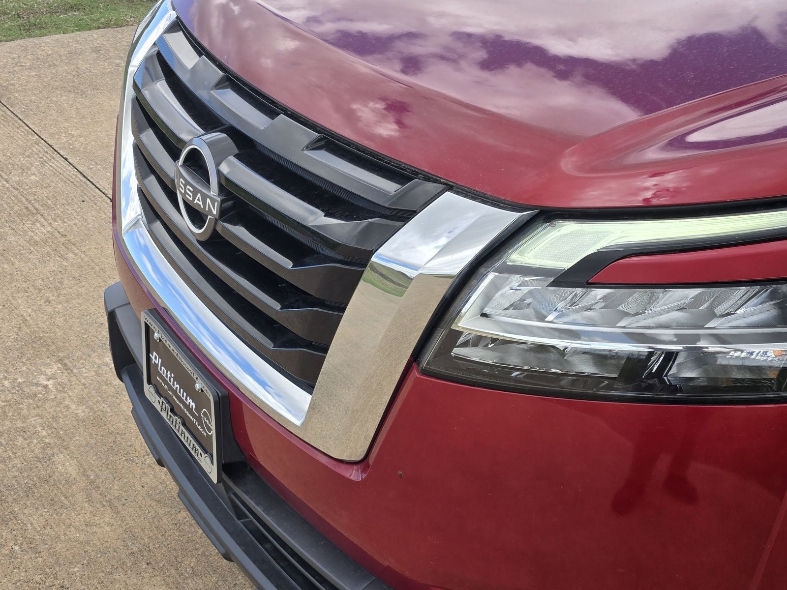 2022 Nissan Pathfinder SV