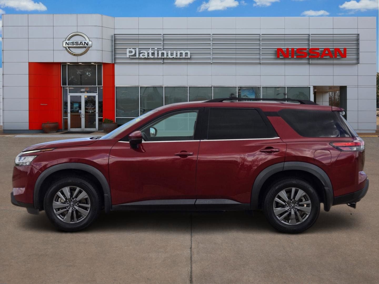 2022 Nissan Pathfinder SV
