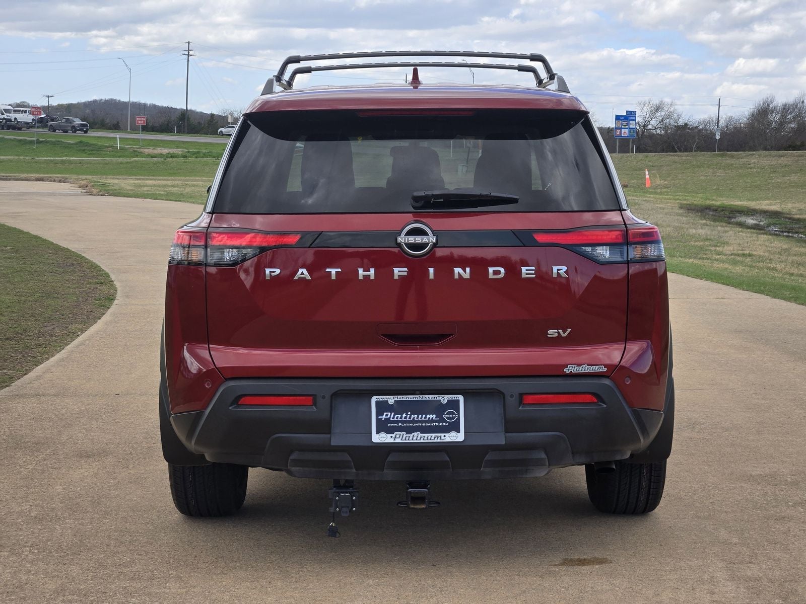 2022 Nissan Pathfinder SV