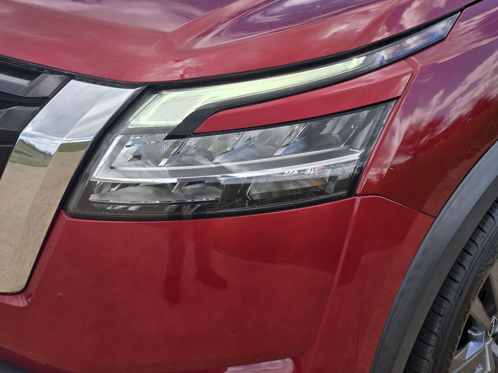 2022 Nissan Pathfinder SV