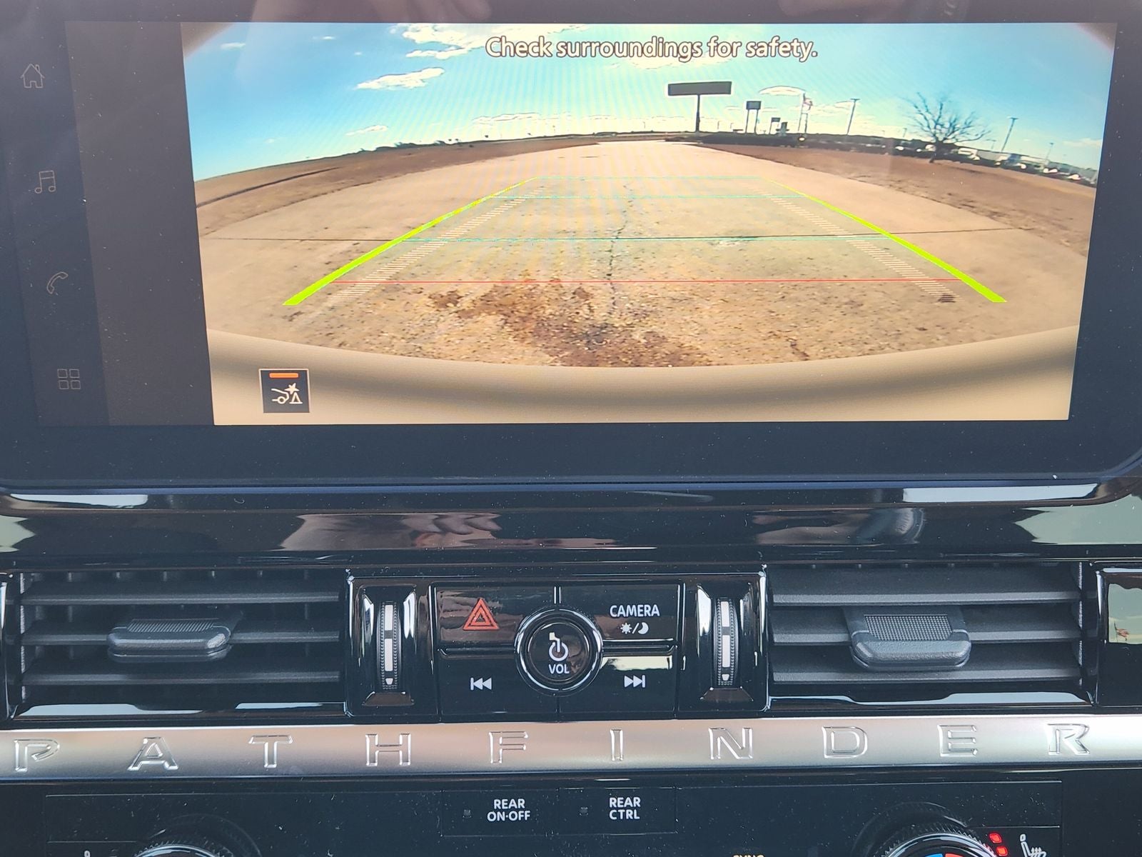 2026 Nissan Pathfinder SV