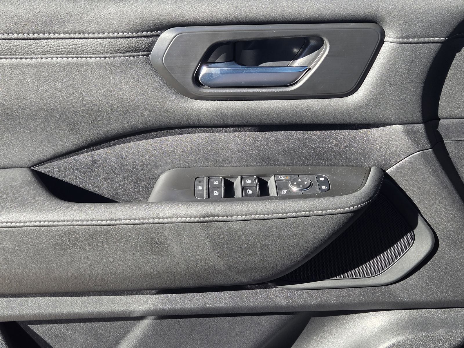 2026 Nissan Armada SV