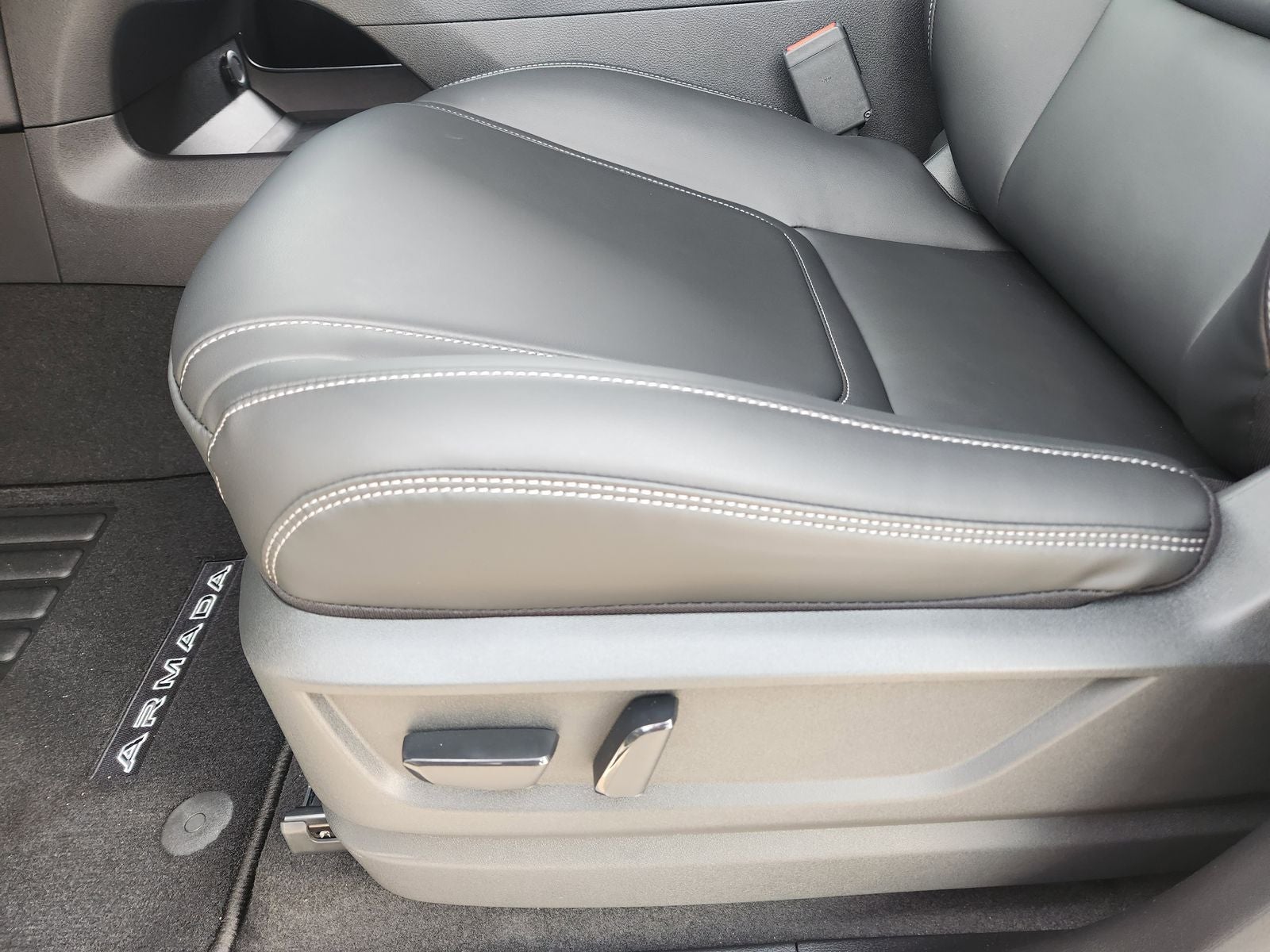 2026 Nissan Armada SV