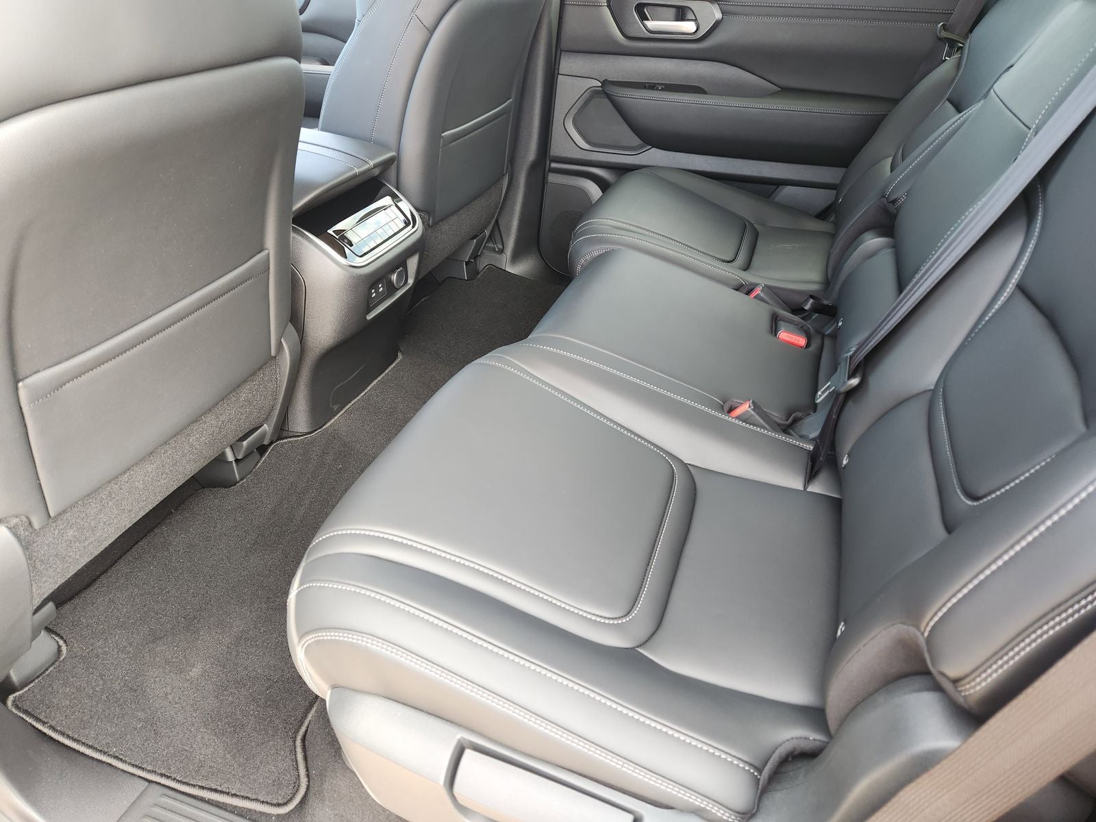 2026 Nissan Armada SV