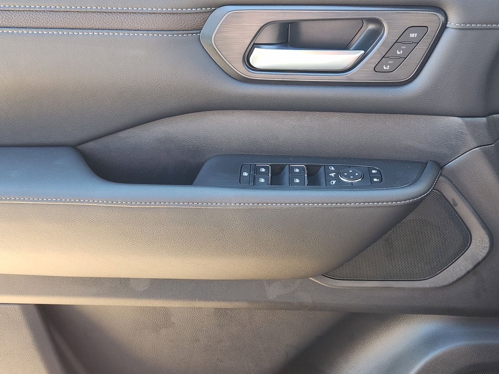 2025 Nissan Armada SL