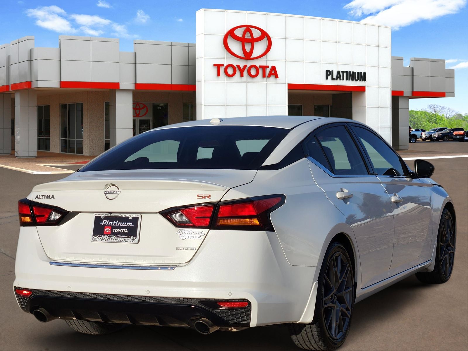 2023 Nissan Altima 2.0 SR