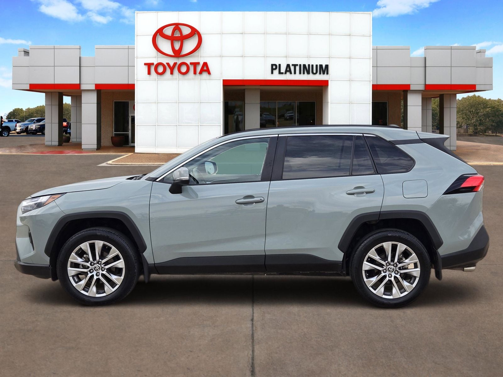 2022 Toyota RAV4 XLE Premium