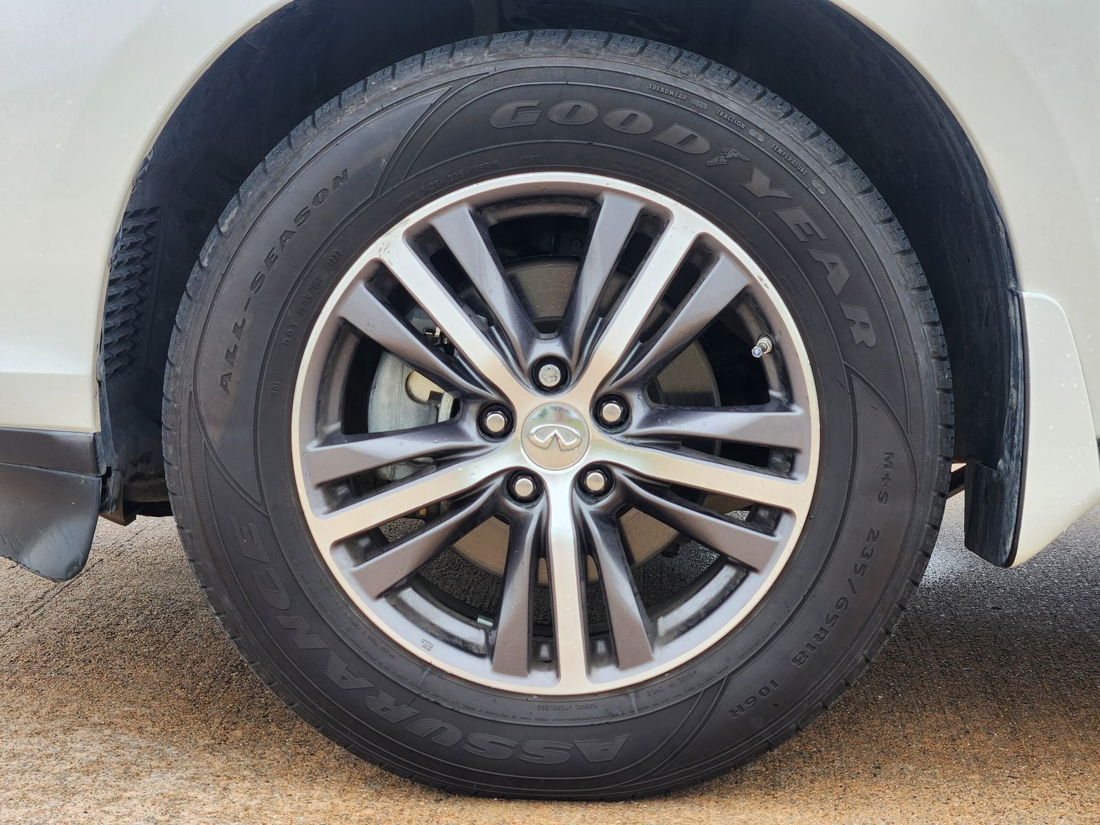 2019 INFINITI QX60 LUXE