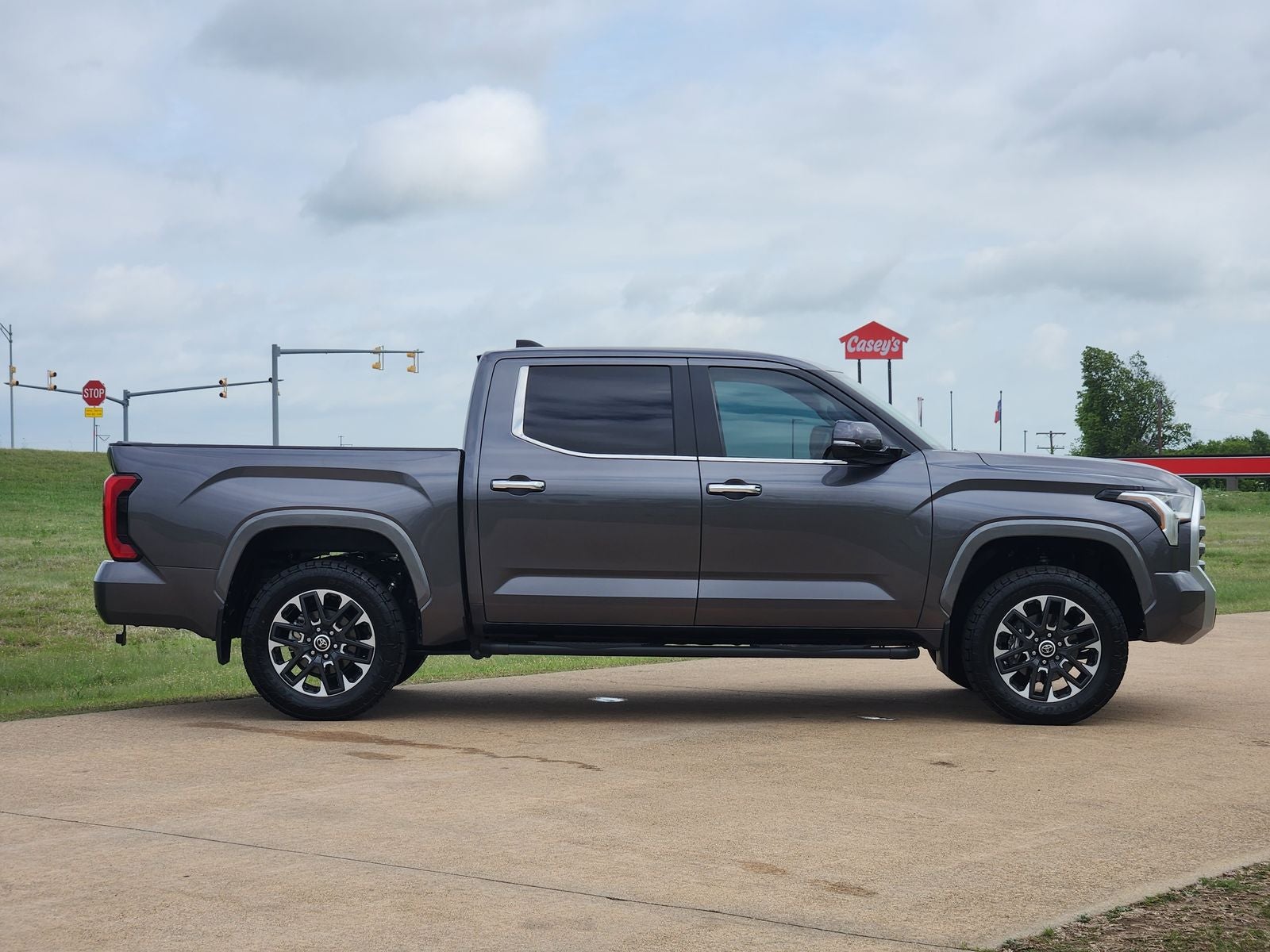 2024 Toyota Tundra 4WD Limited