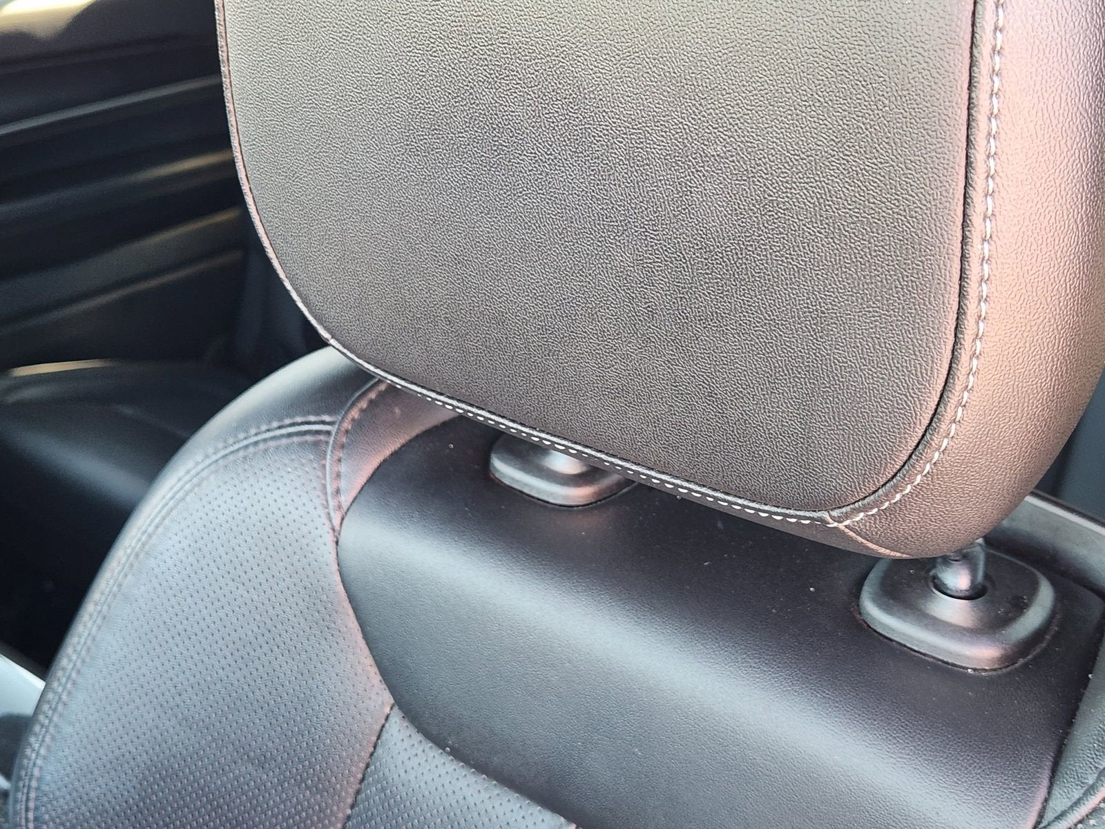 2023 Jeep Wagoneer Base