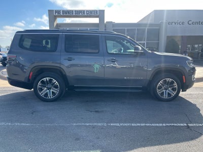 2023 Jeep Wagoneer Base