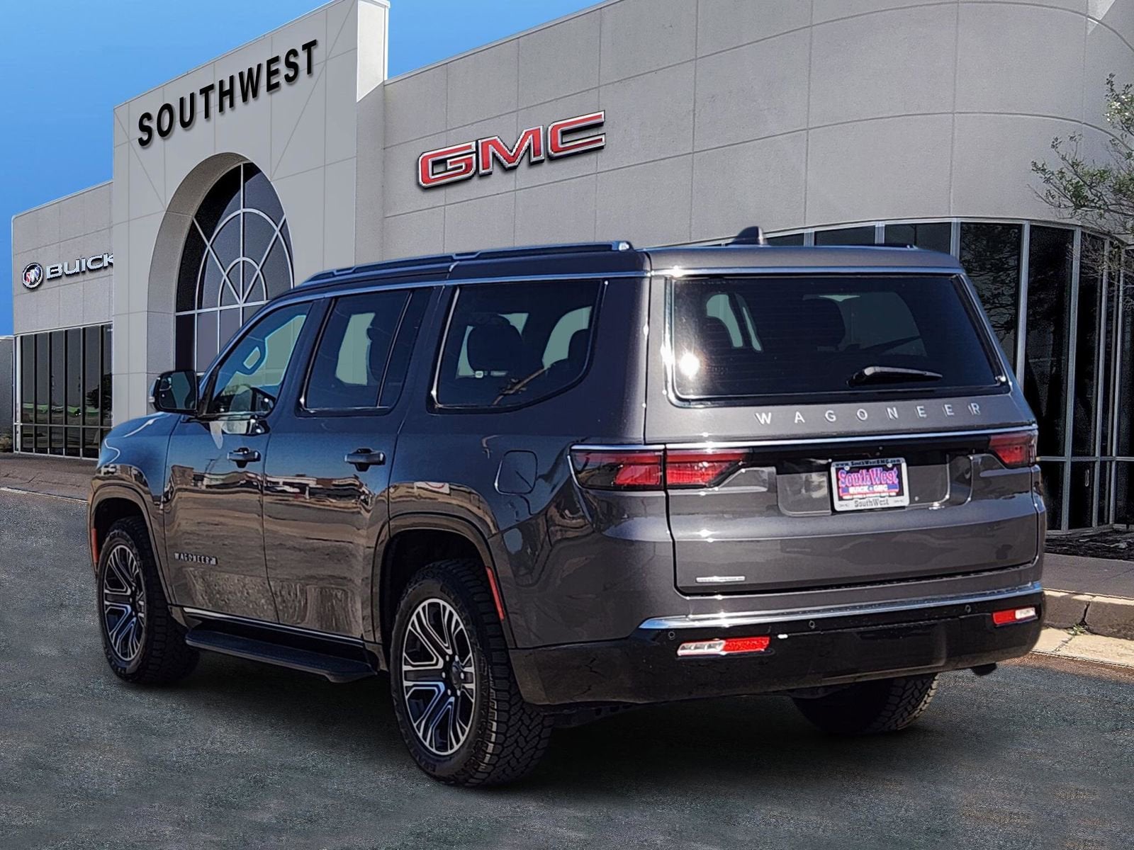 2023 Jeep Wagoneer Base