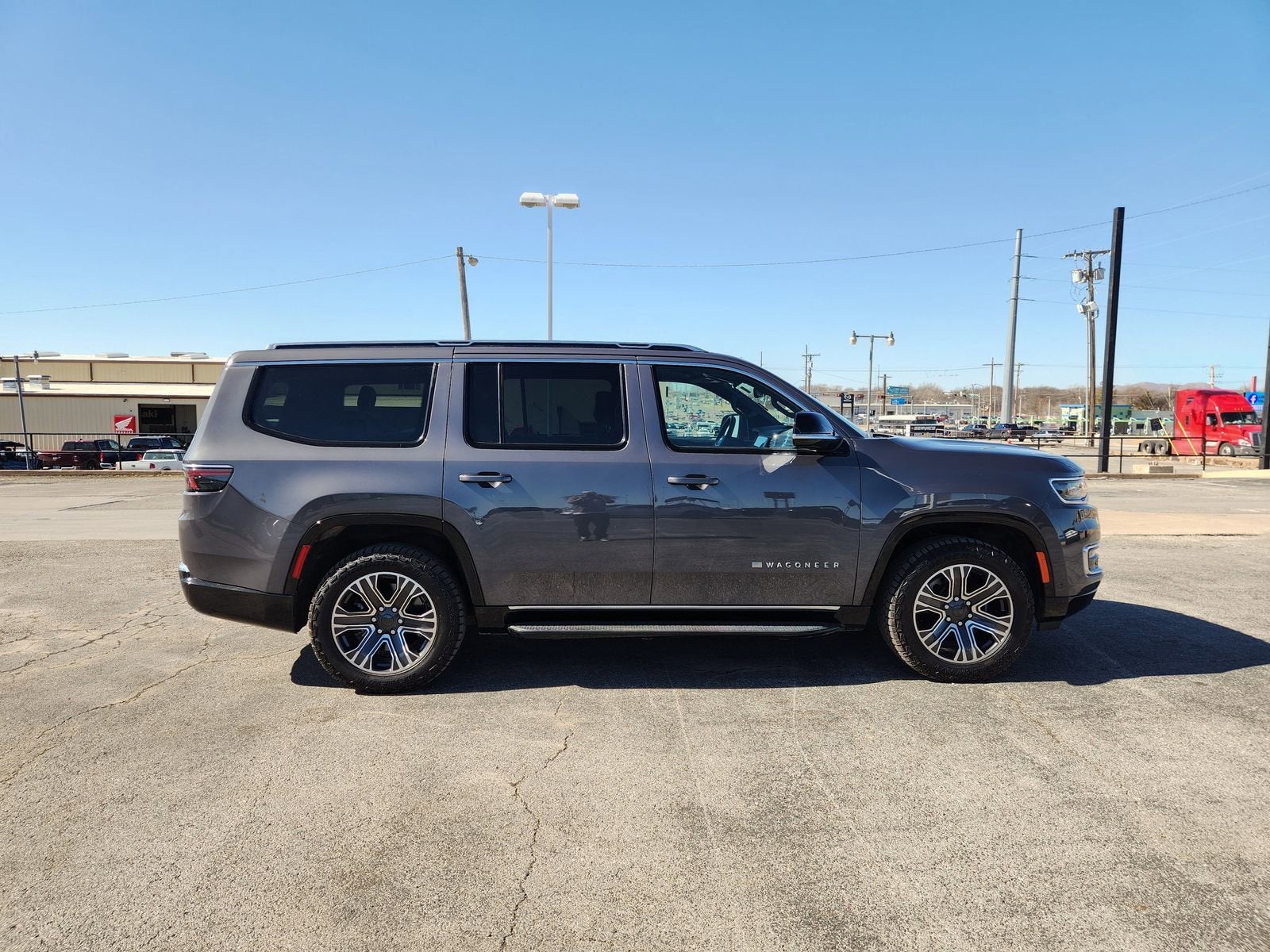 2023 Jeep Wagoneer Base
