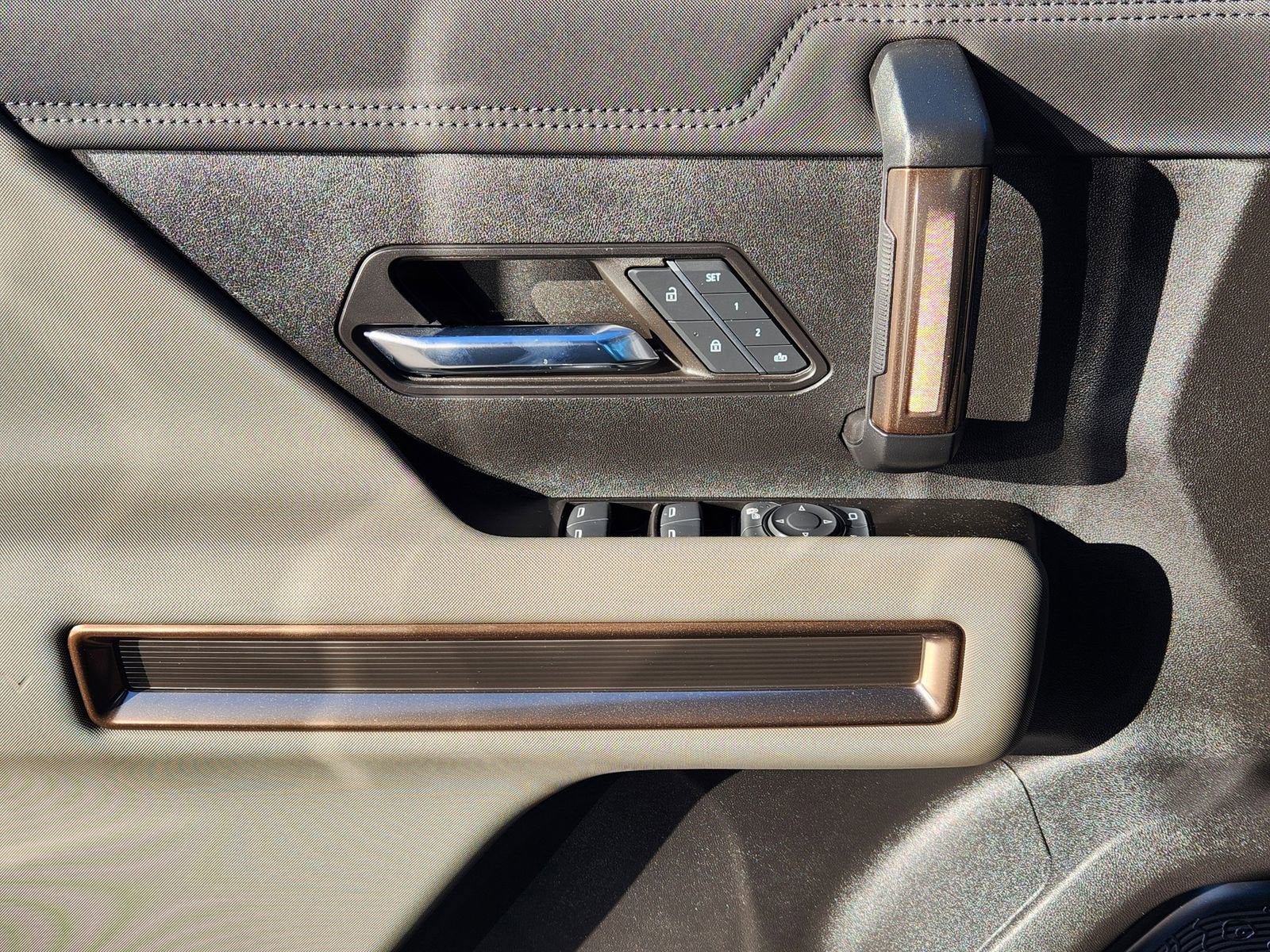 2025 GMC HUMMER EV SUV 2X