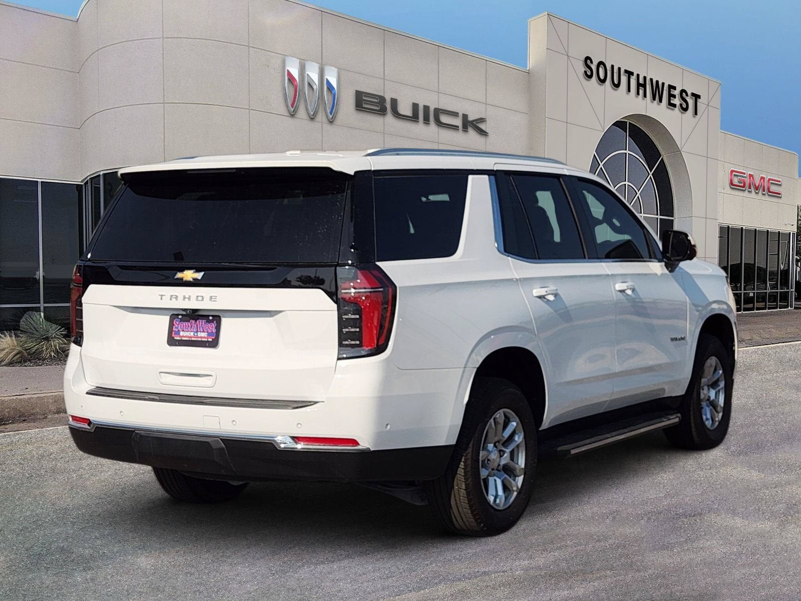 2025 Chevrolet Tahoe LS
