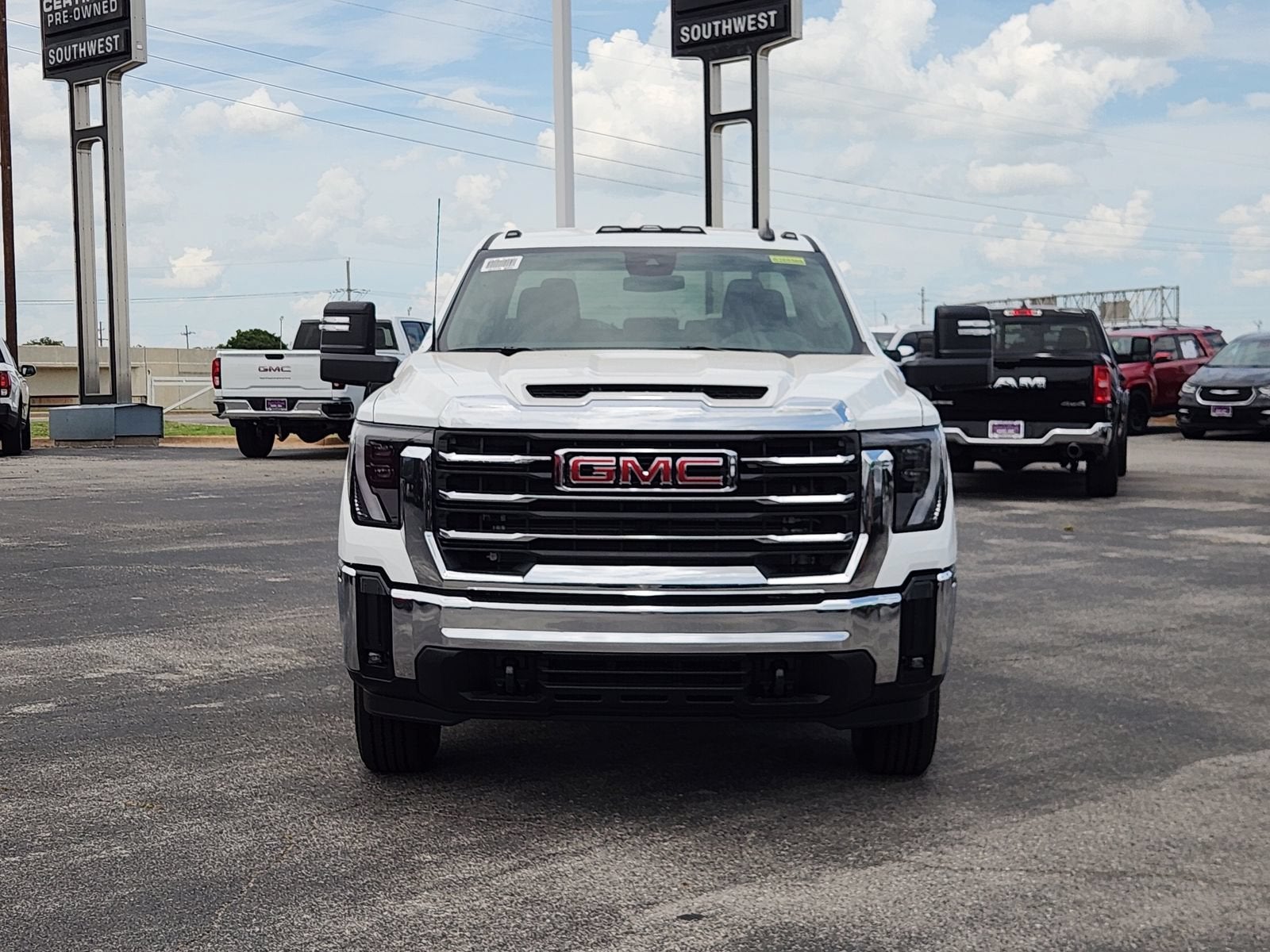 2026 GMC Sierra 2500 HD SLE