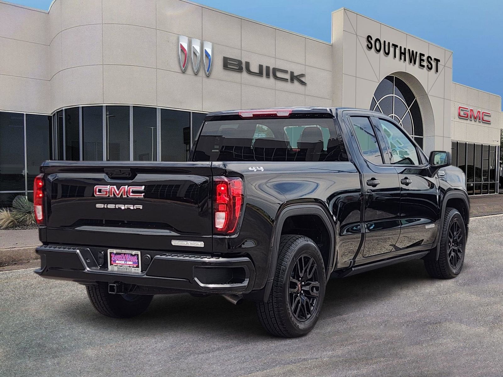 2025 GMC Sierra 1500 Elevation
