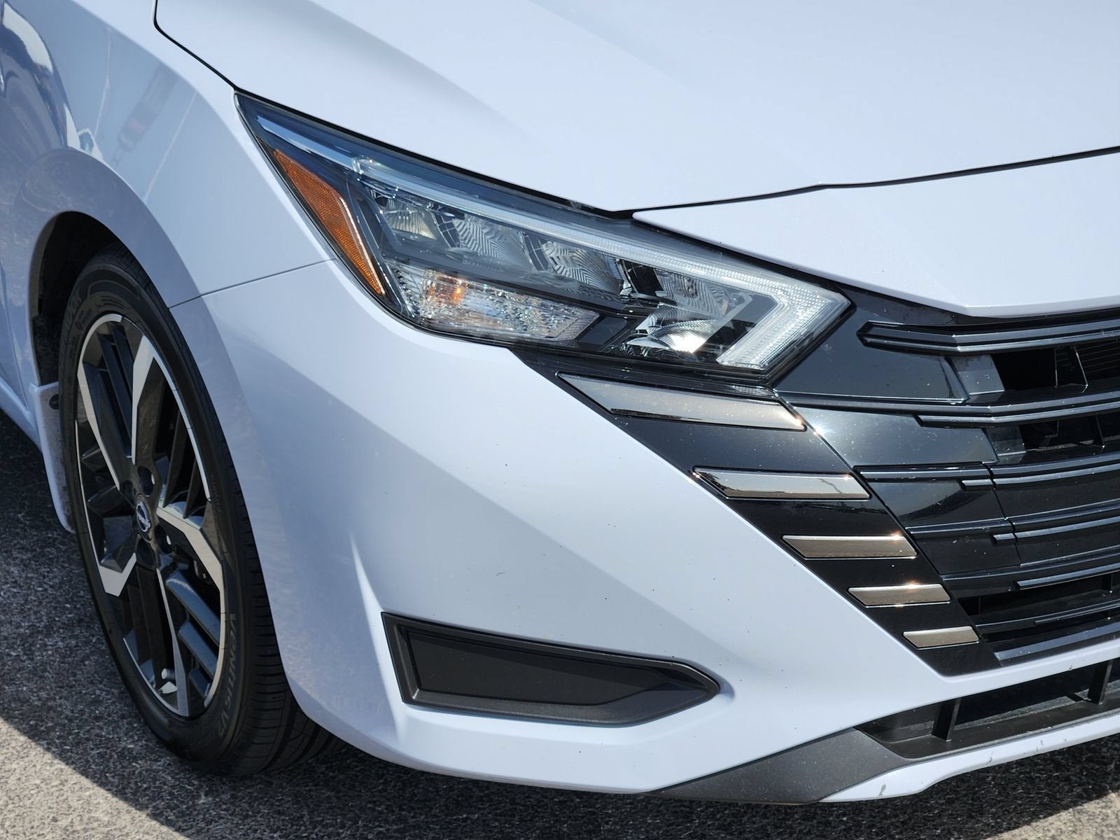 2023 Nissan Versa SR