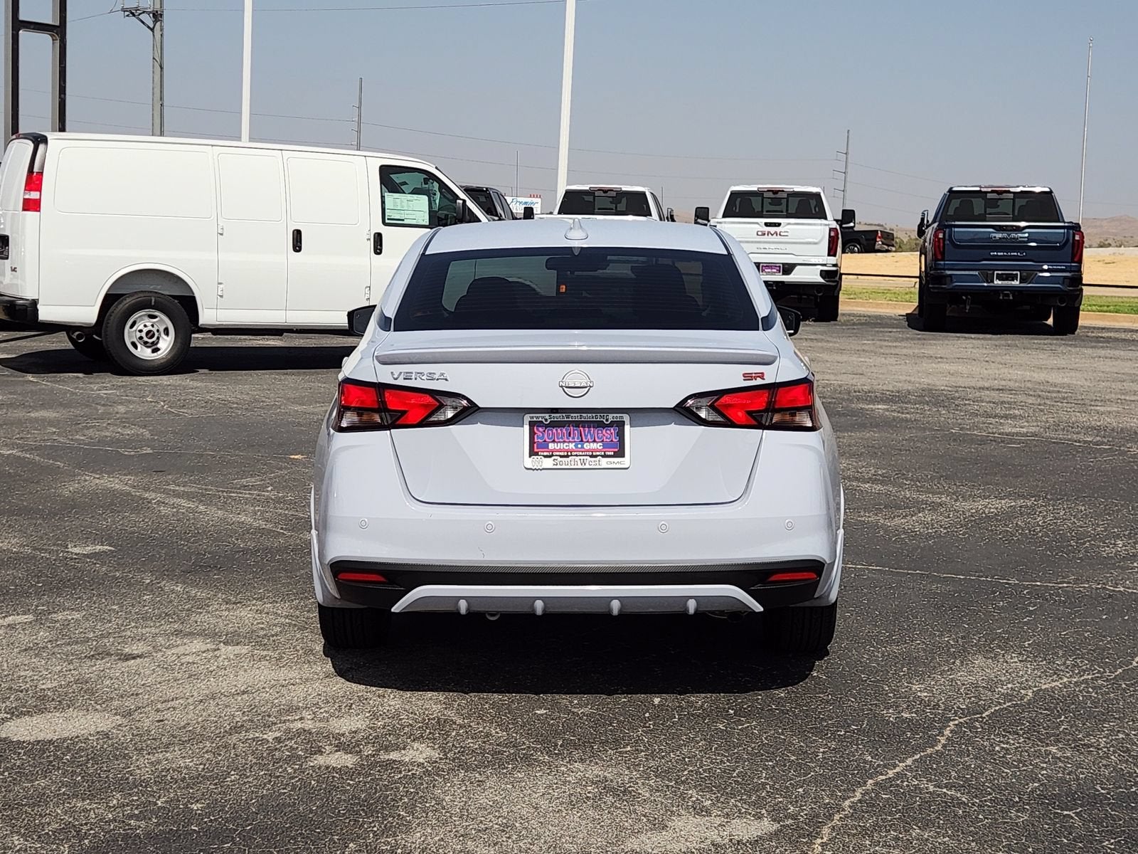2023 Nissan Versa SR