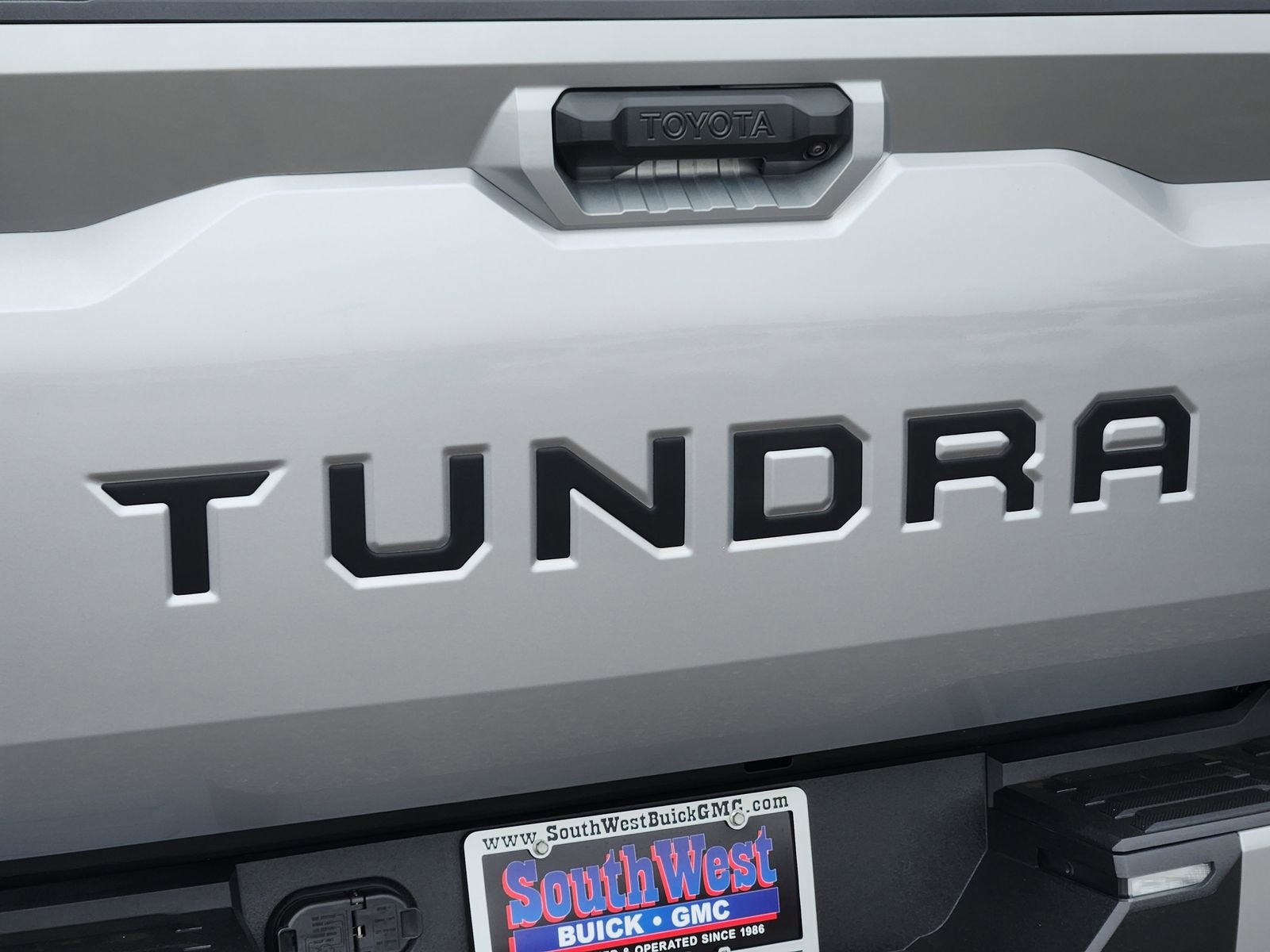 2024 Toyota Tundra 4WD SR5