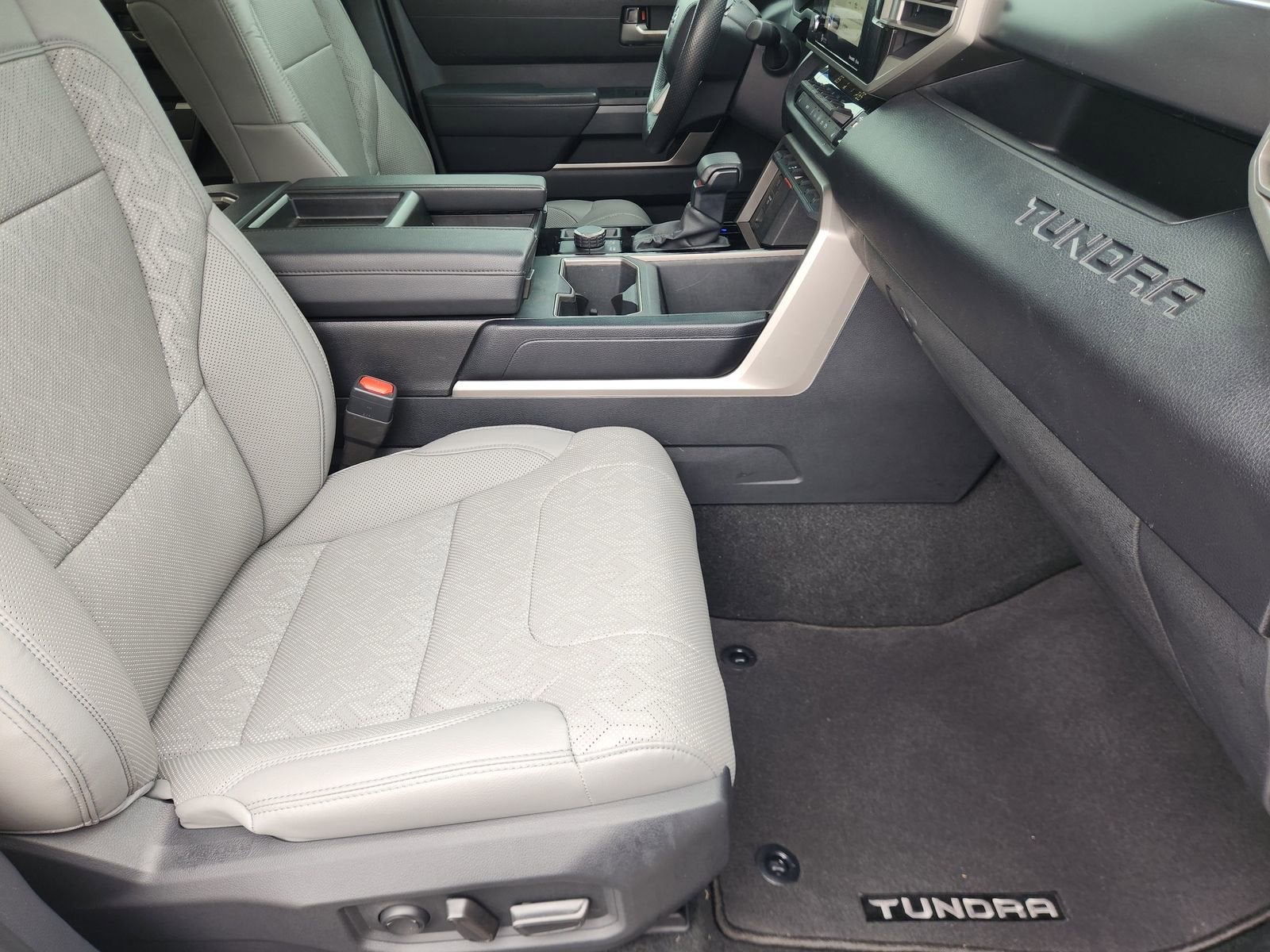 2024 Toyota Tundra 4WD SR5