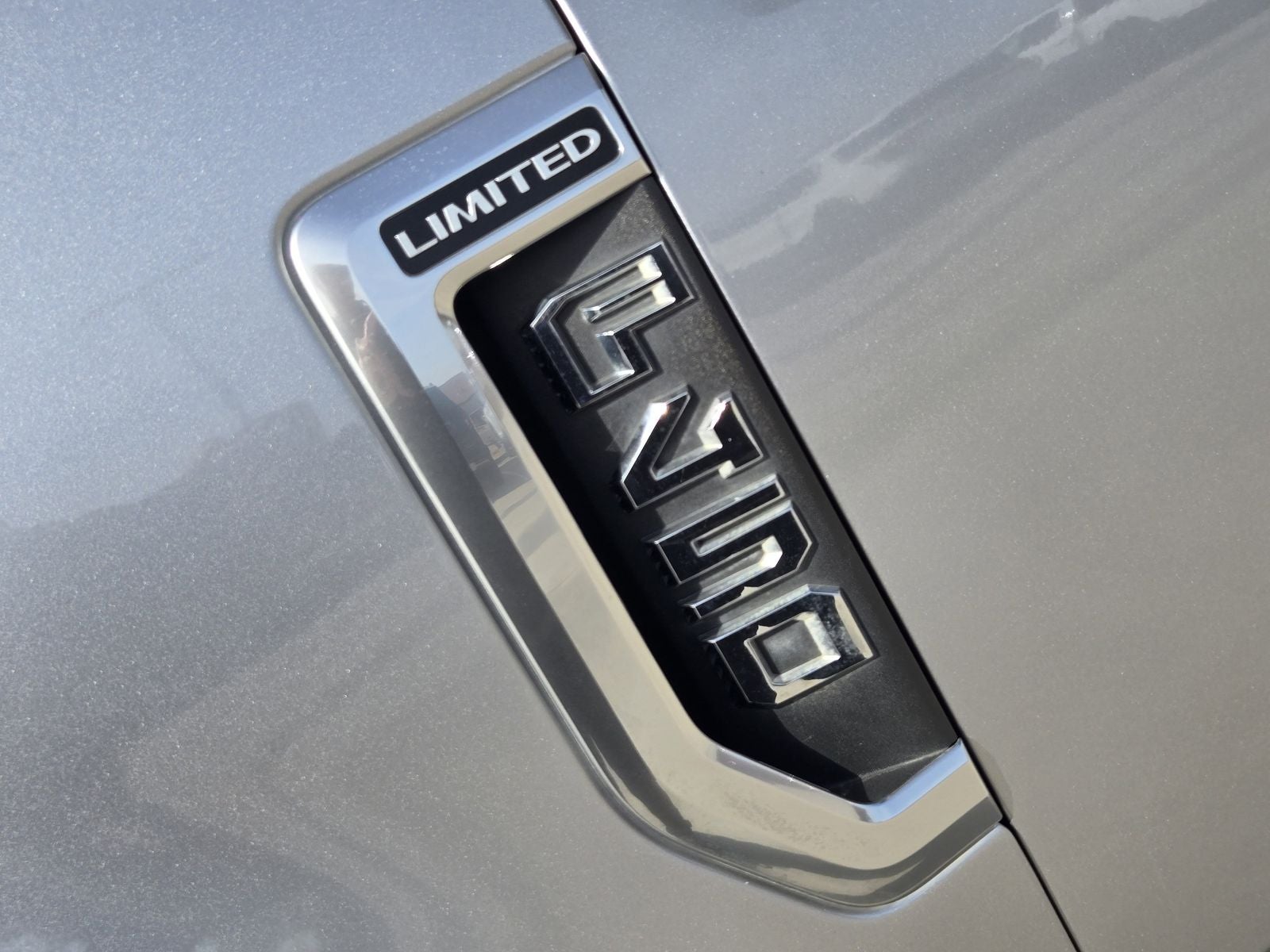 2022 Ford F-450SD Limited DRW