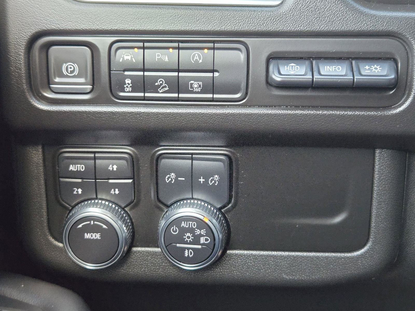 2023 GMC Yukon XL AT4