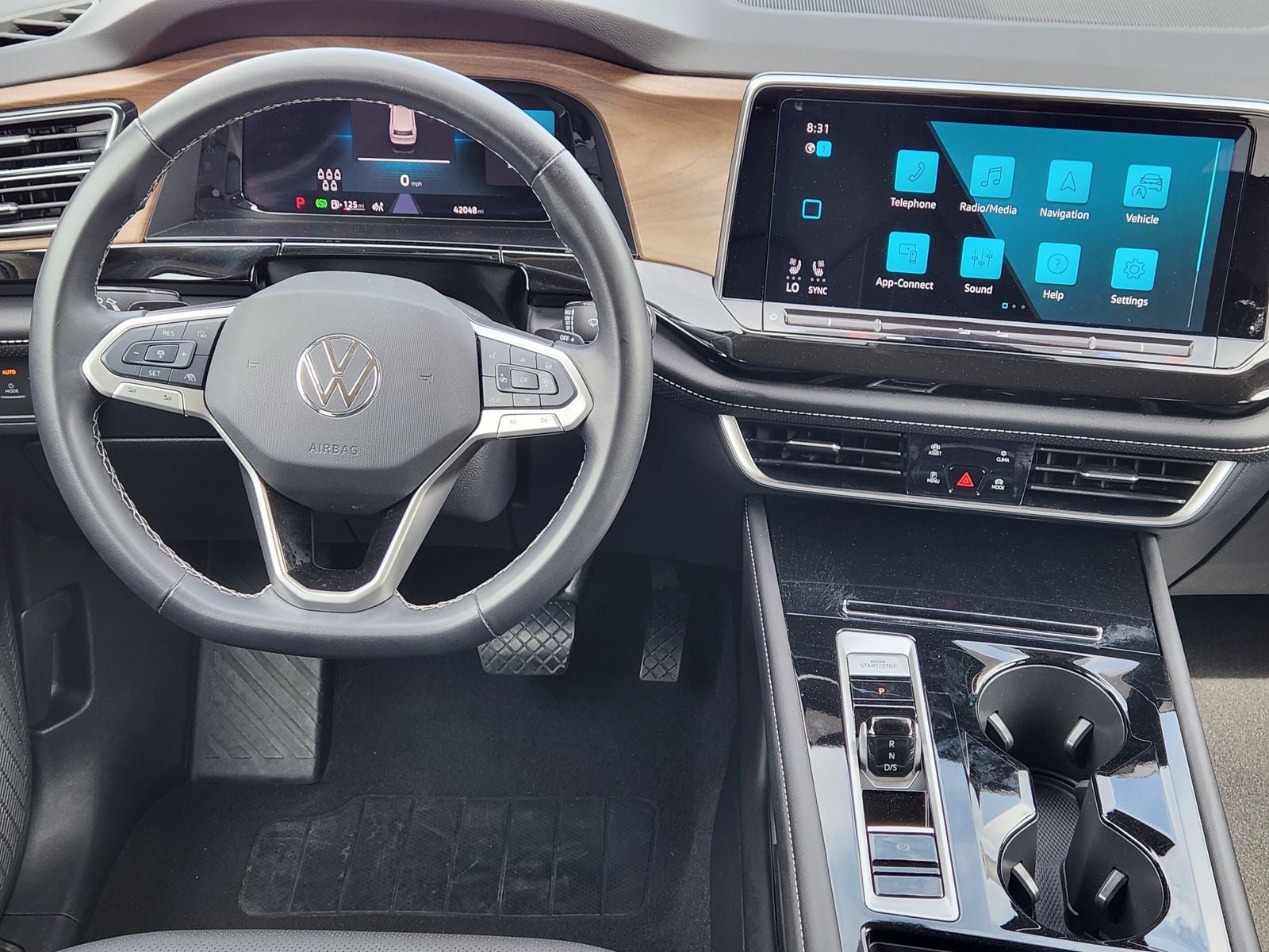 2025 Volkswagen Atlas 2.0T SE w/Technology