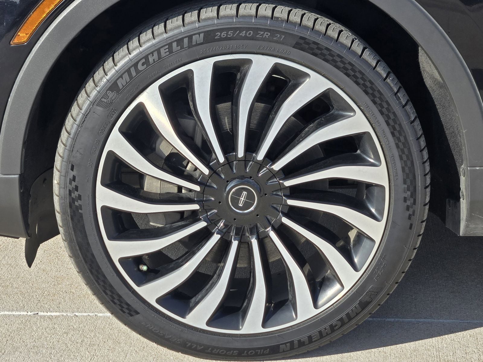 2022 Lincoln Nautilus Black Label