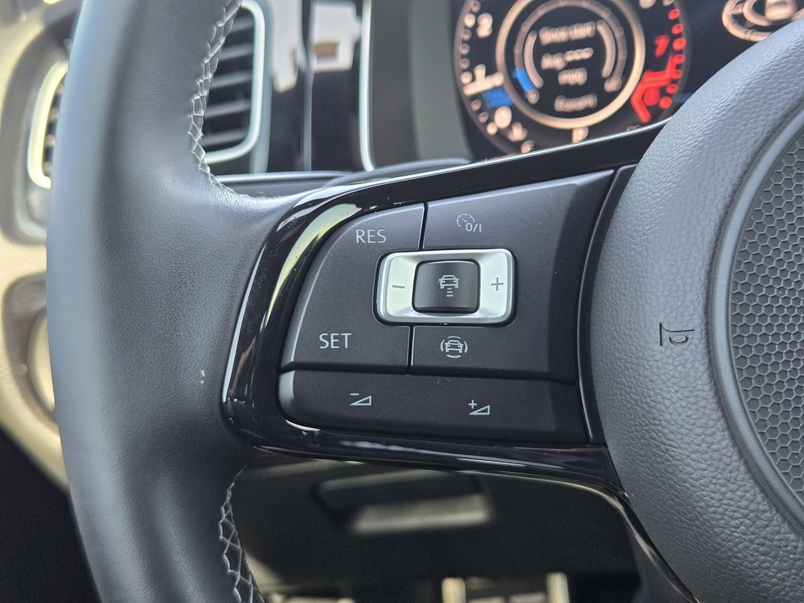 2019 Volkswagen Golf R DCC & Navigation 4Motion