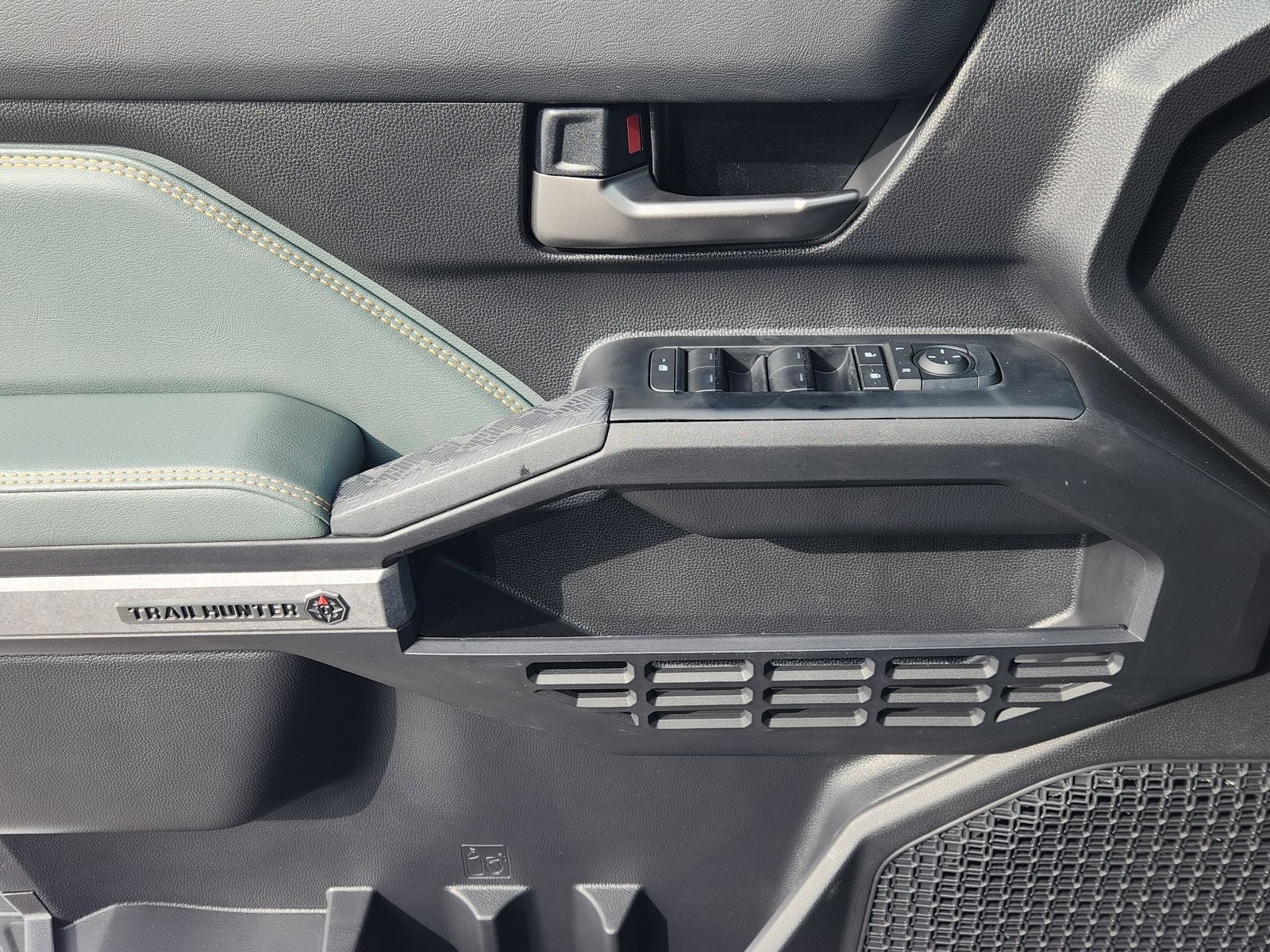 2026 Toyota Tacoma i-FORCE MAX Tacoma Trailhunter