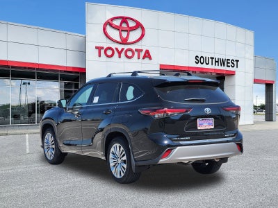 2026 Toyota Highlander Hybrid Platinum