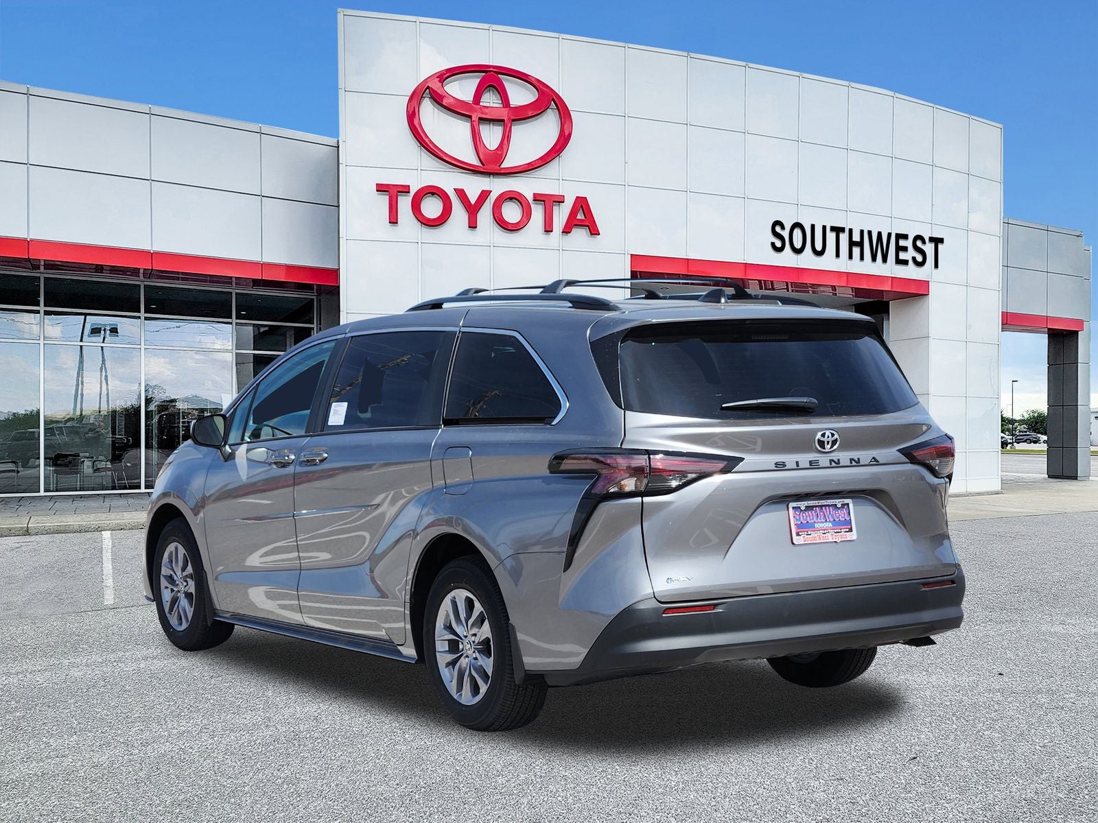 2026 Toyota Sienna LE