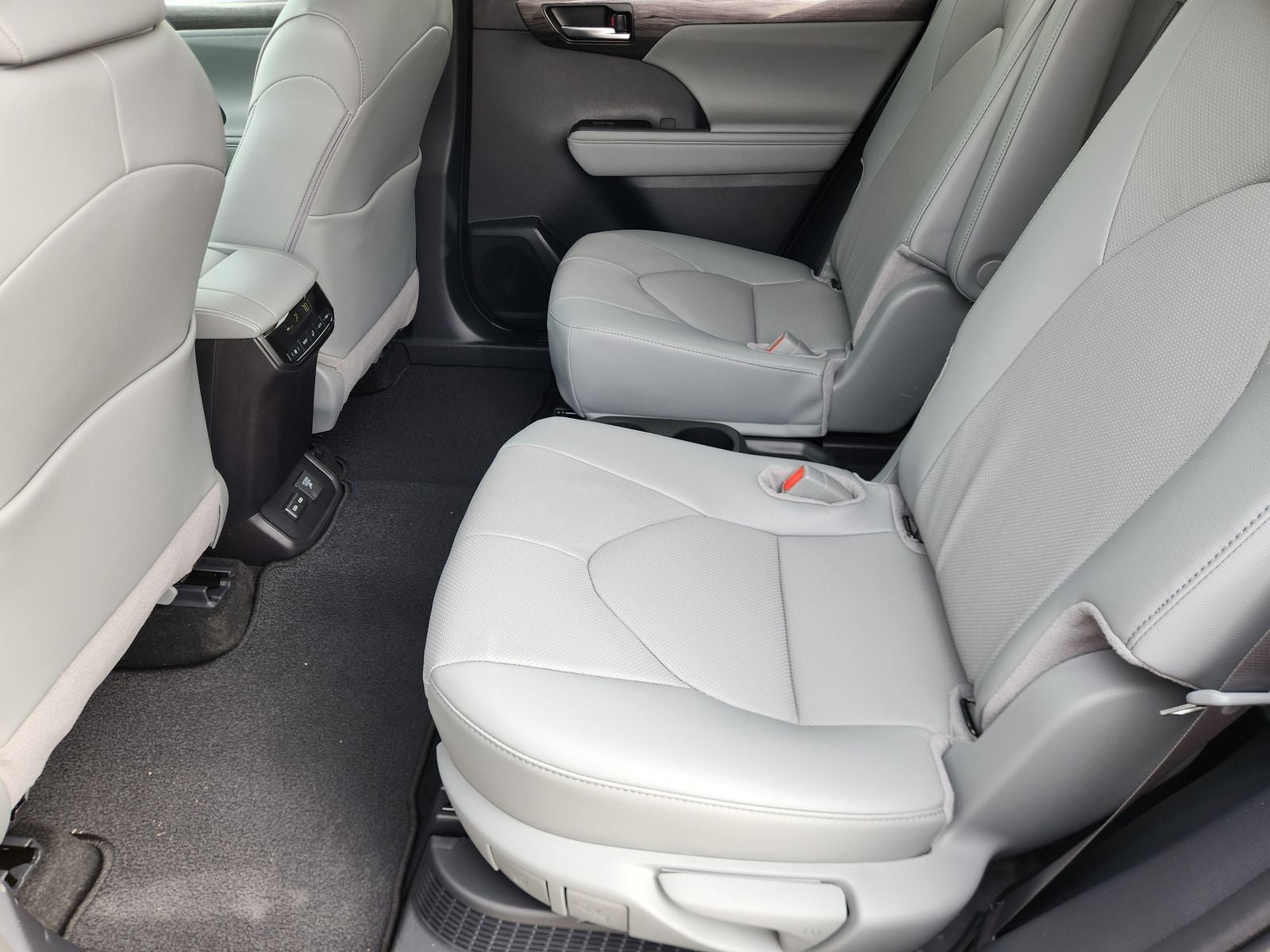 2026 Toyota Highlander Hybrid Limited